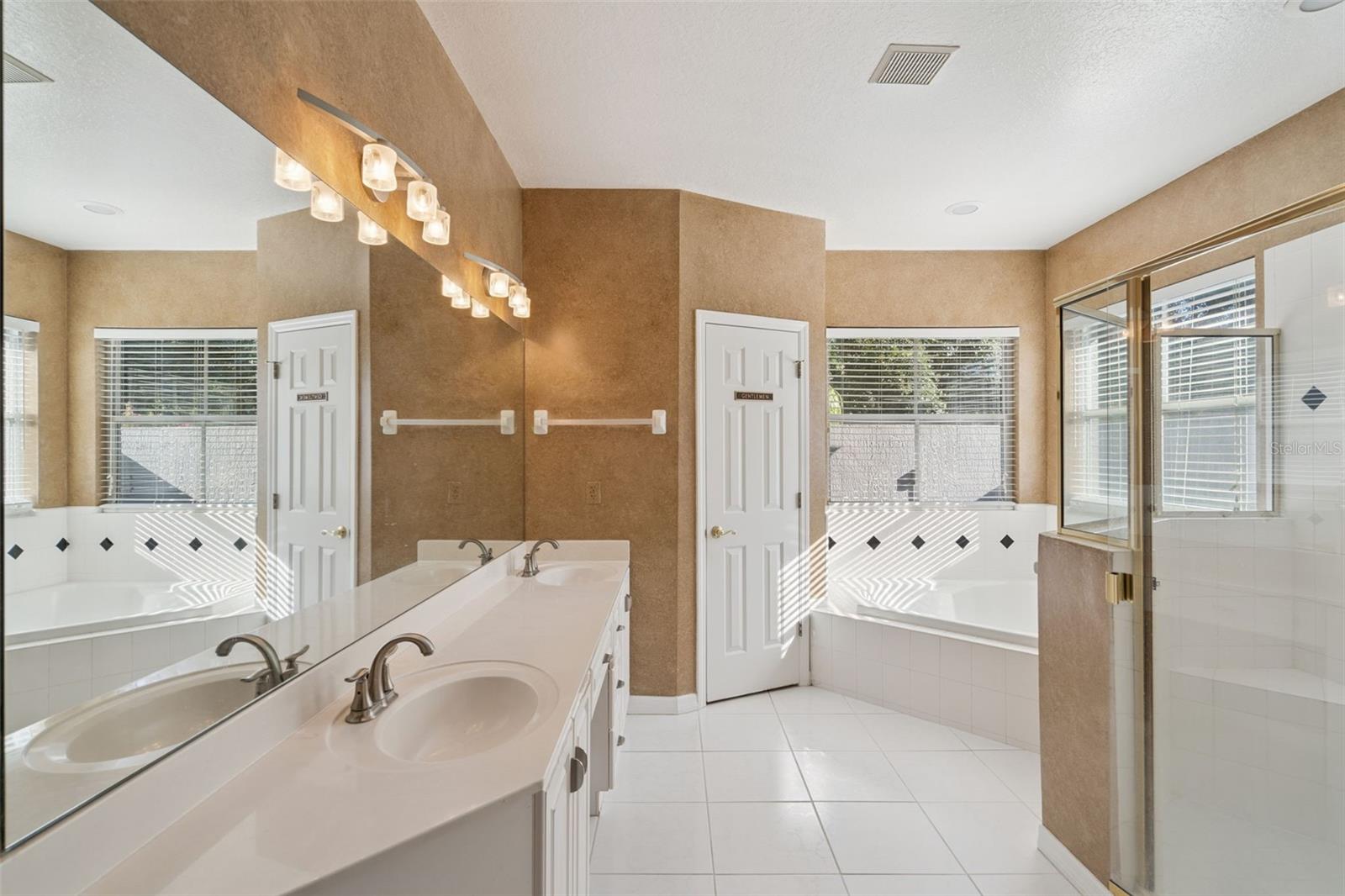 MCNEIL WOODS - Residential