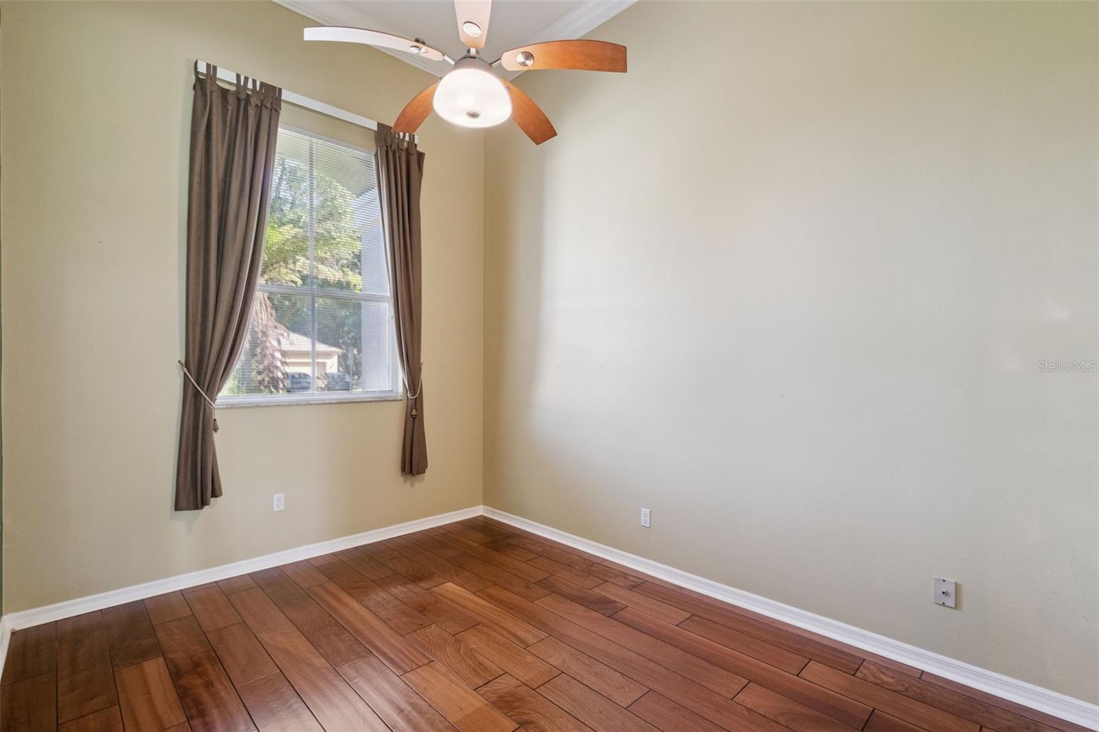 MCNEIL WOODS - Residential