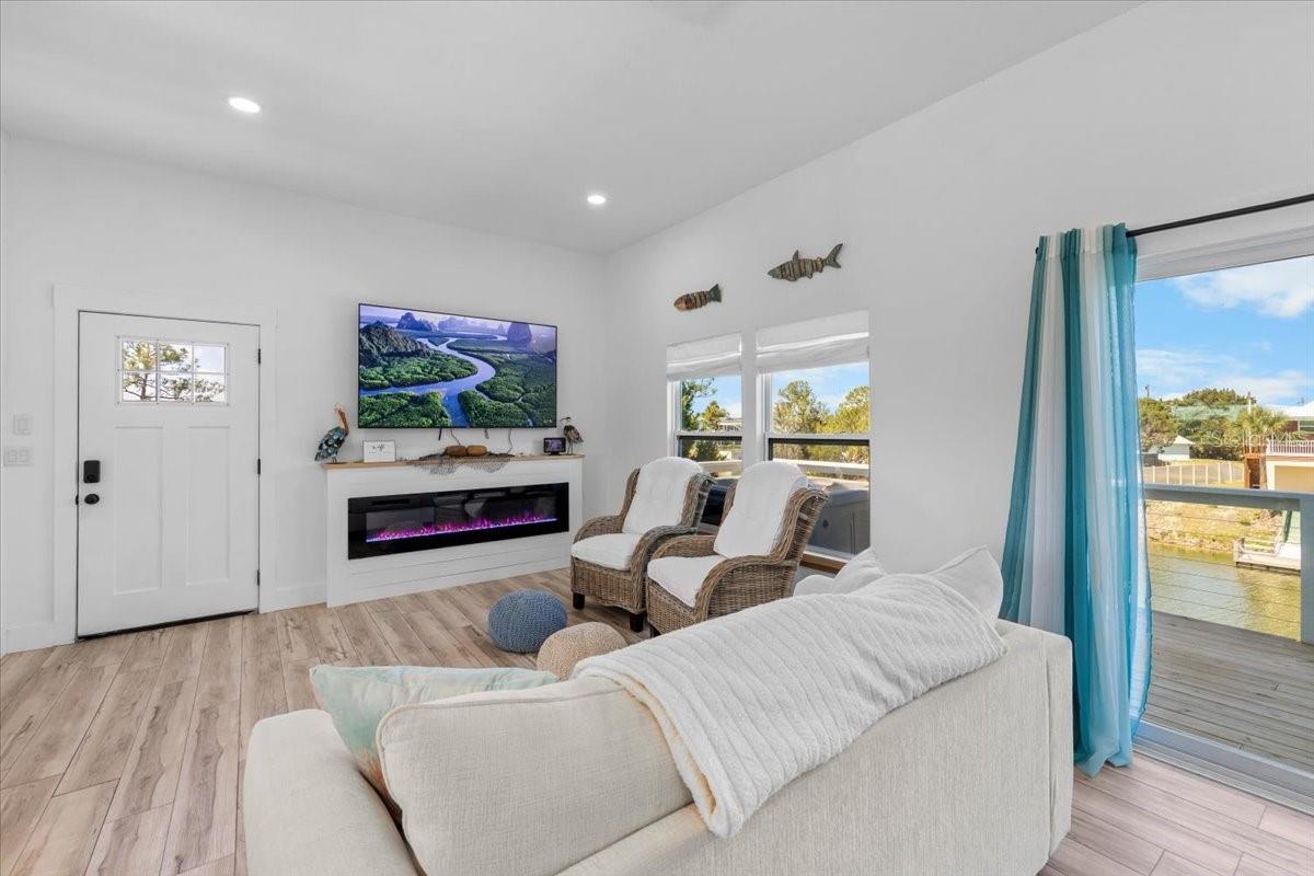 HERNANDO BEACH - Residential