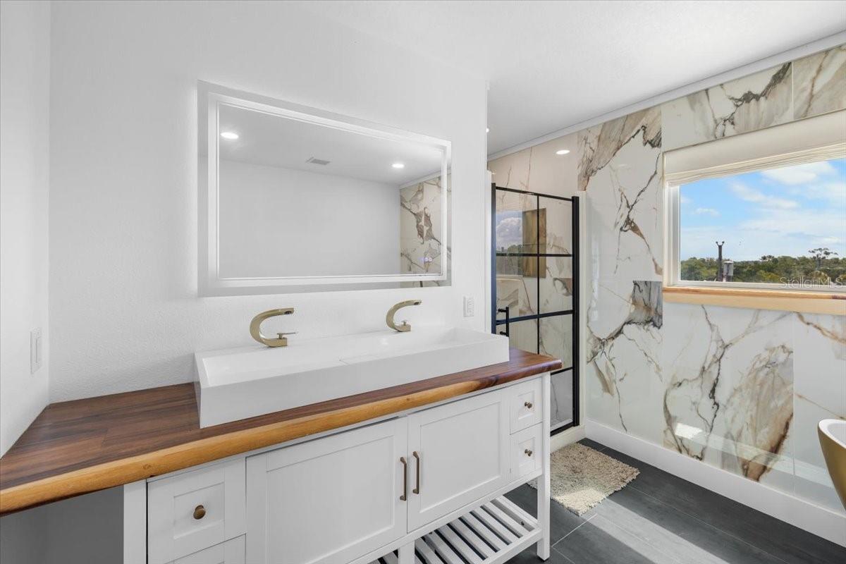 HERNANDO BEACH - Residential