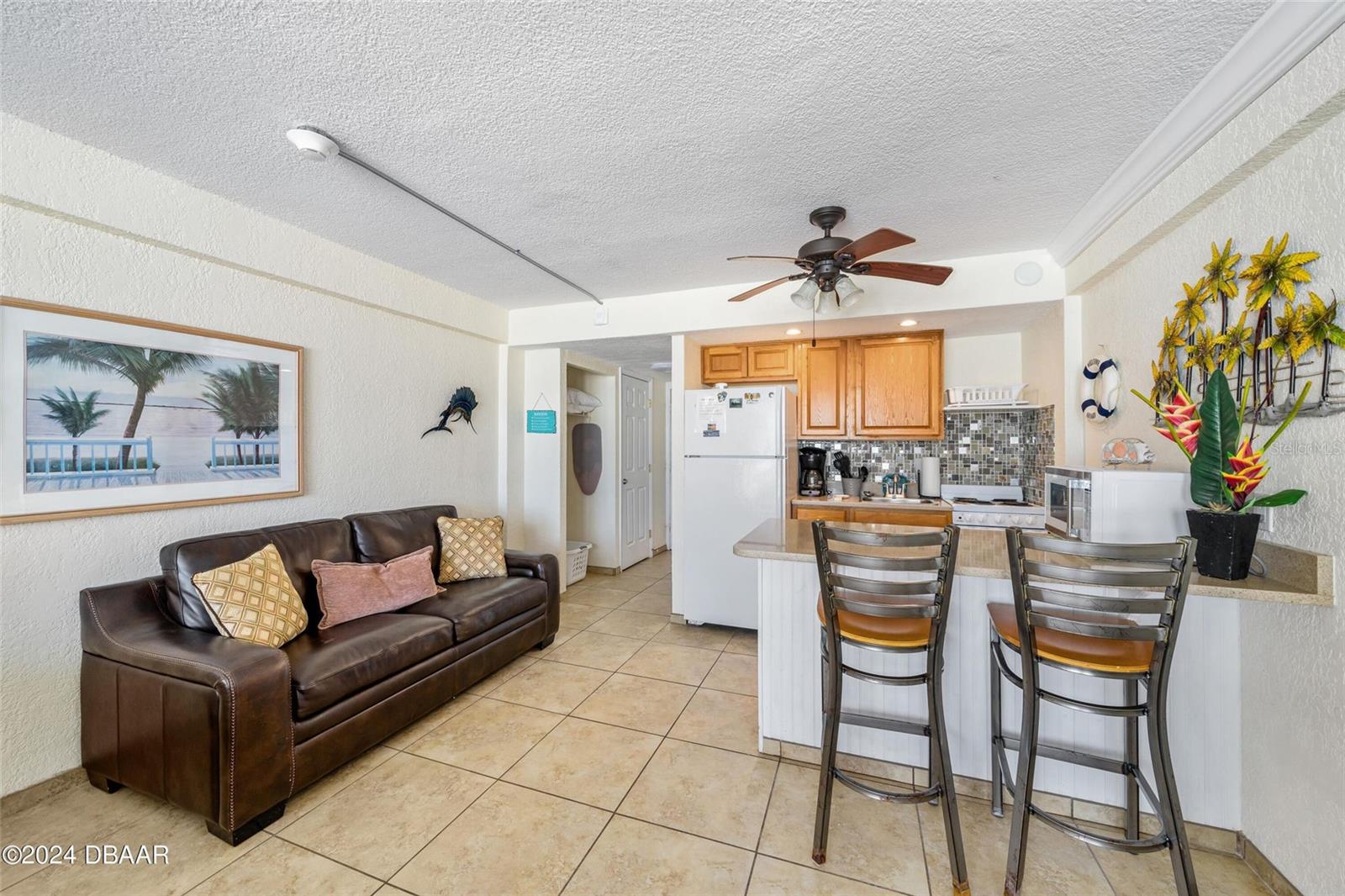 HAWAIIAN INN LC - Residential