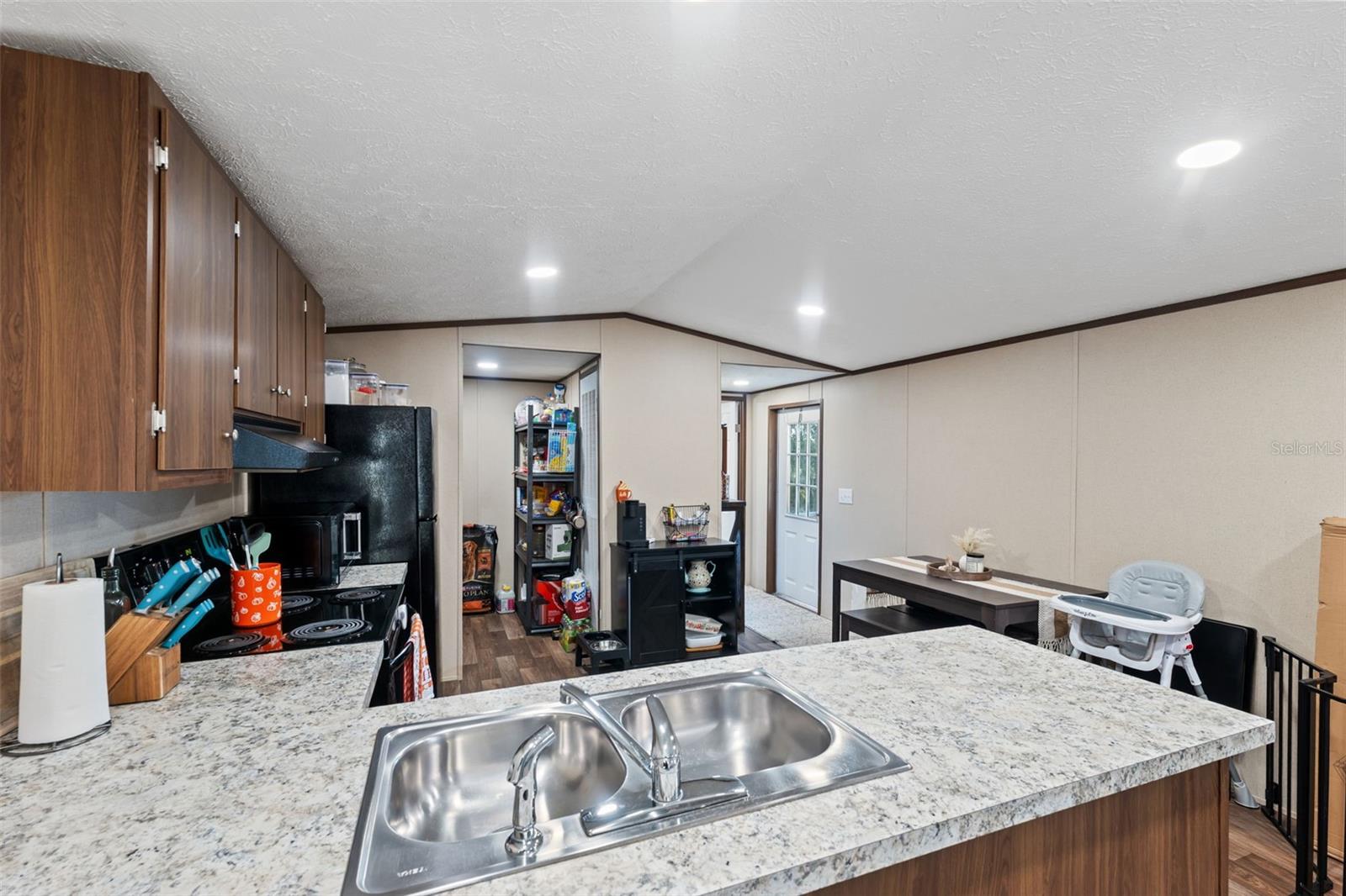 HIGH HOPES MOBILE HOME - Residential