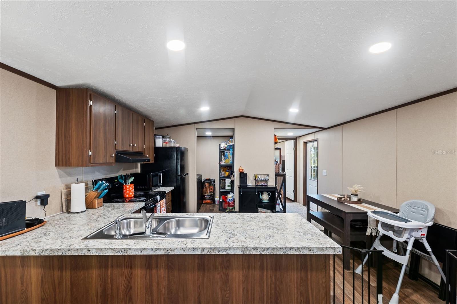 HIGH HOPES MOBILE HOME - Residential