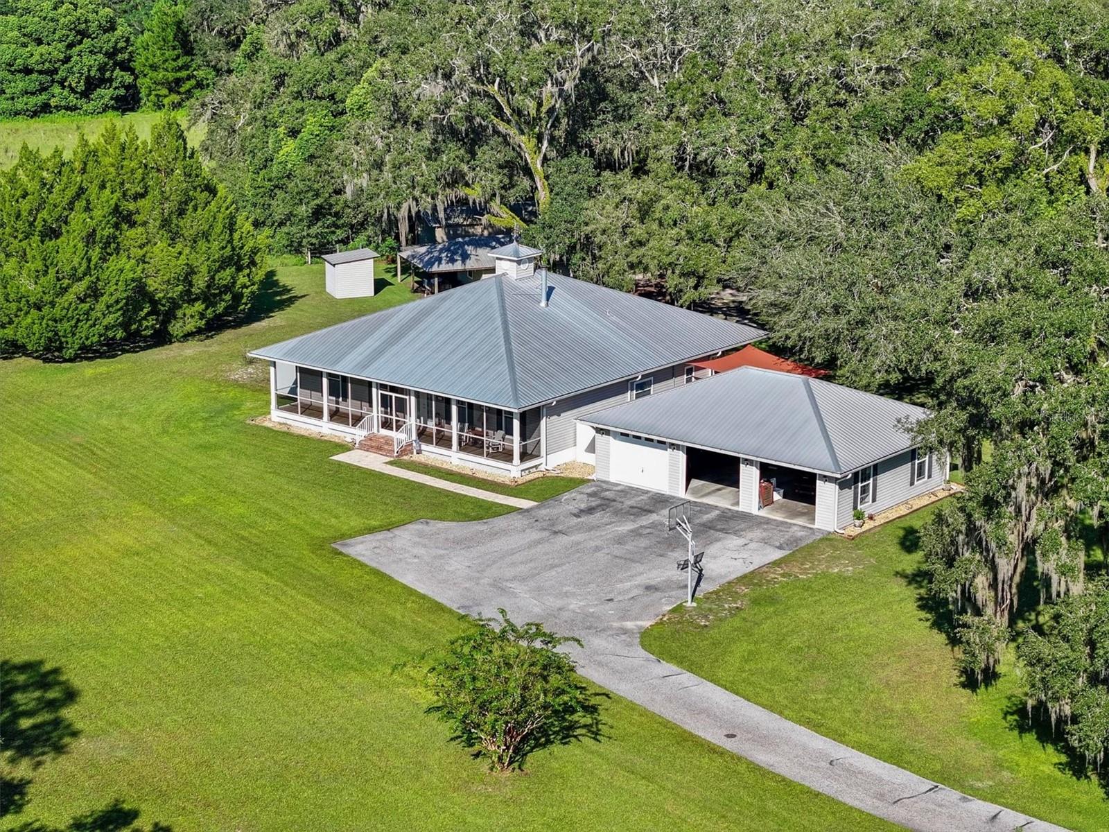7041 QUARTERHORSE LANE