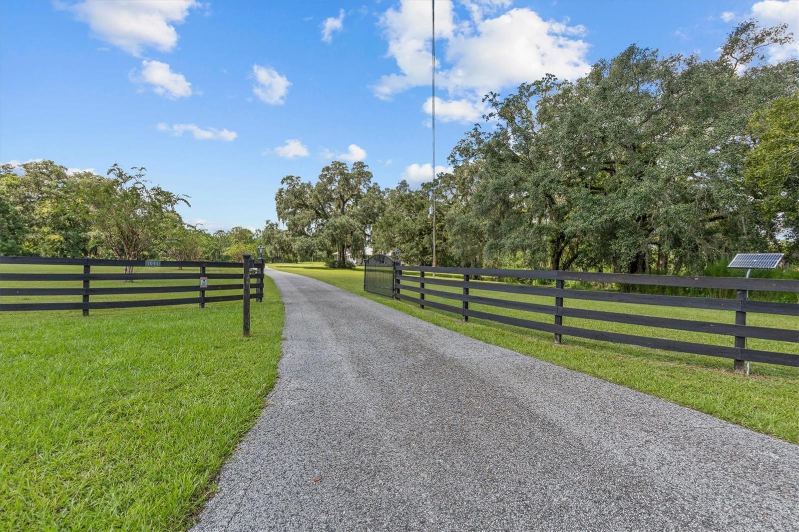 7041 QUARTERHORSE LANE