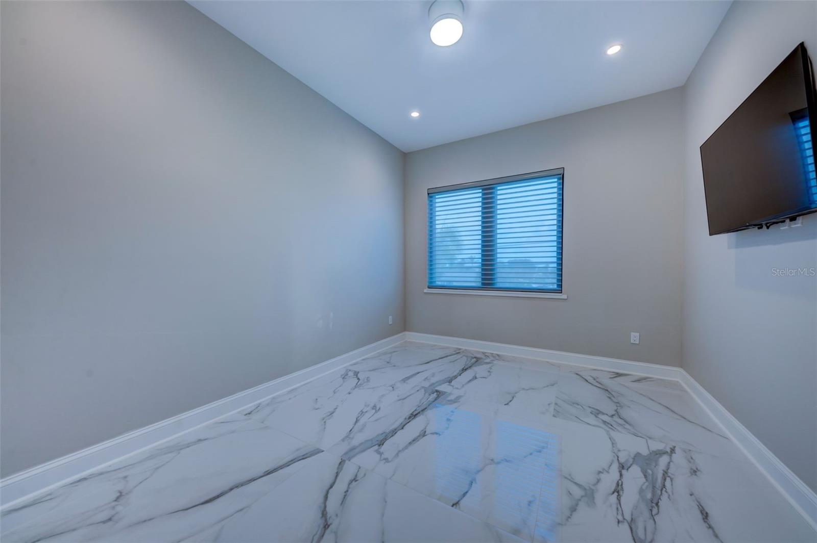 CAPRI ISLE SUB - Residential