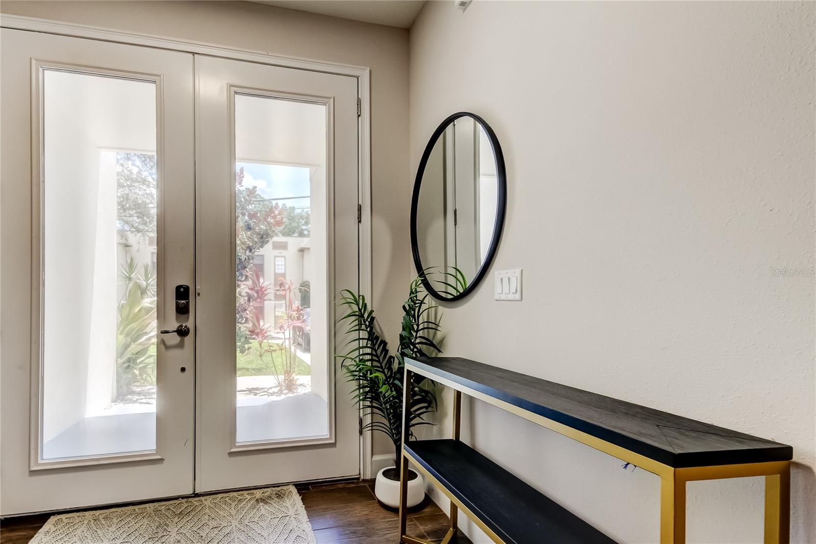 204 N MANHATTAN AVENUE 1