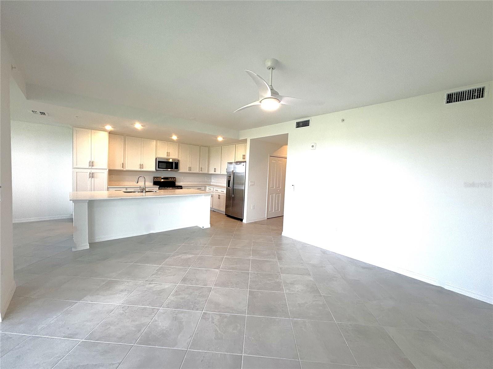 WELLEN GOLF & COUNTRY CLUB - Residential Lease