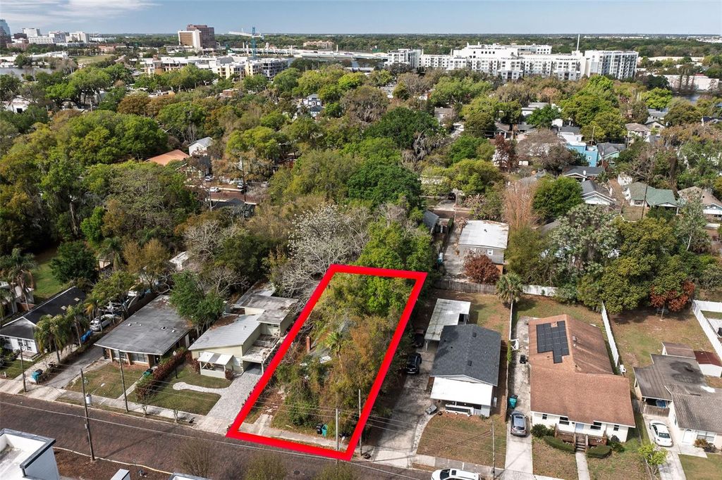 Photo of 1614 Haven Drive, Orlando, FL 32803 (MLS # O6392101)