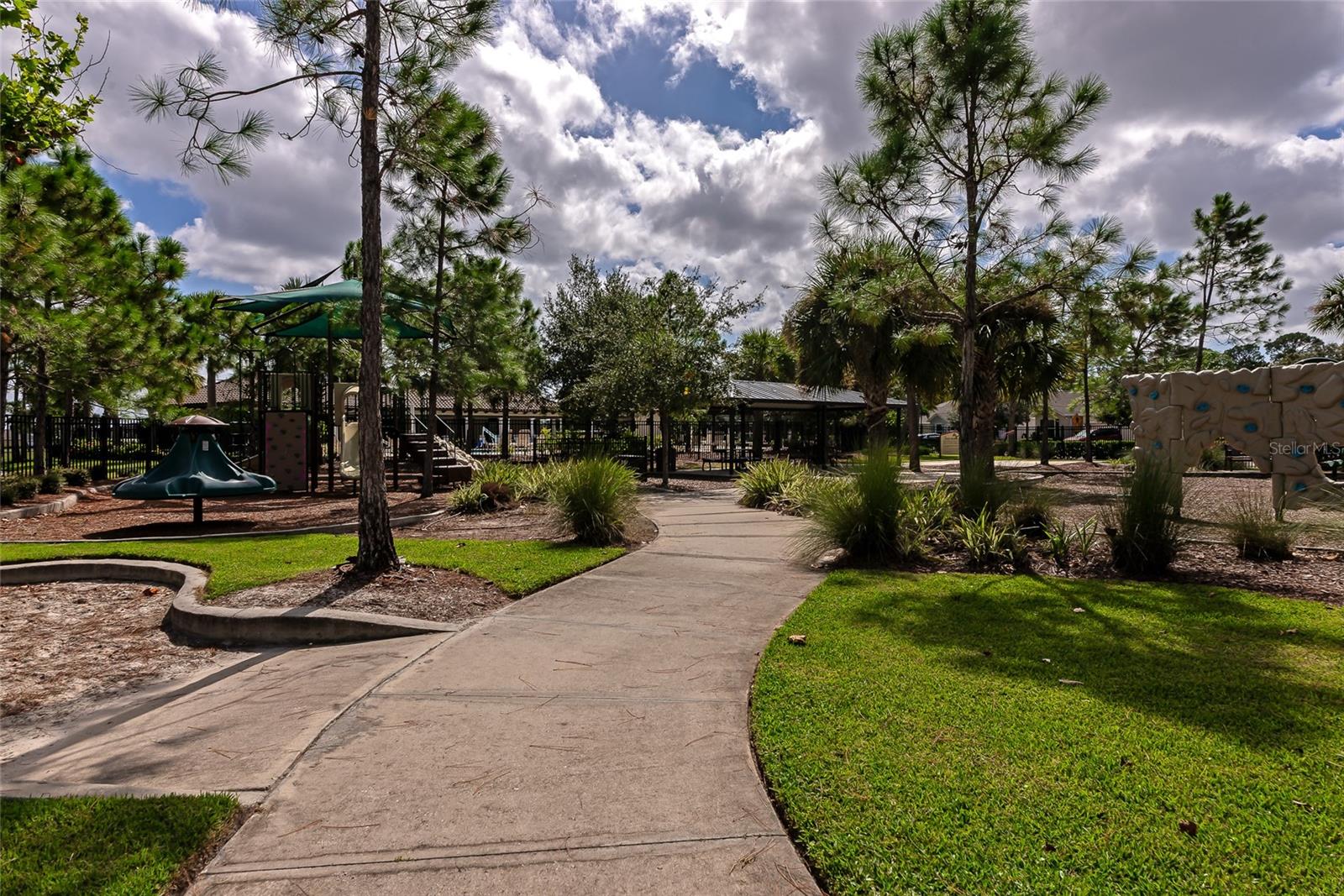 DEL TIERRA PH II - Residential Lease