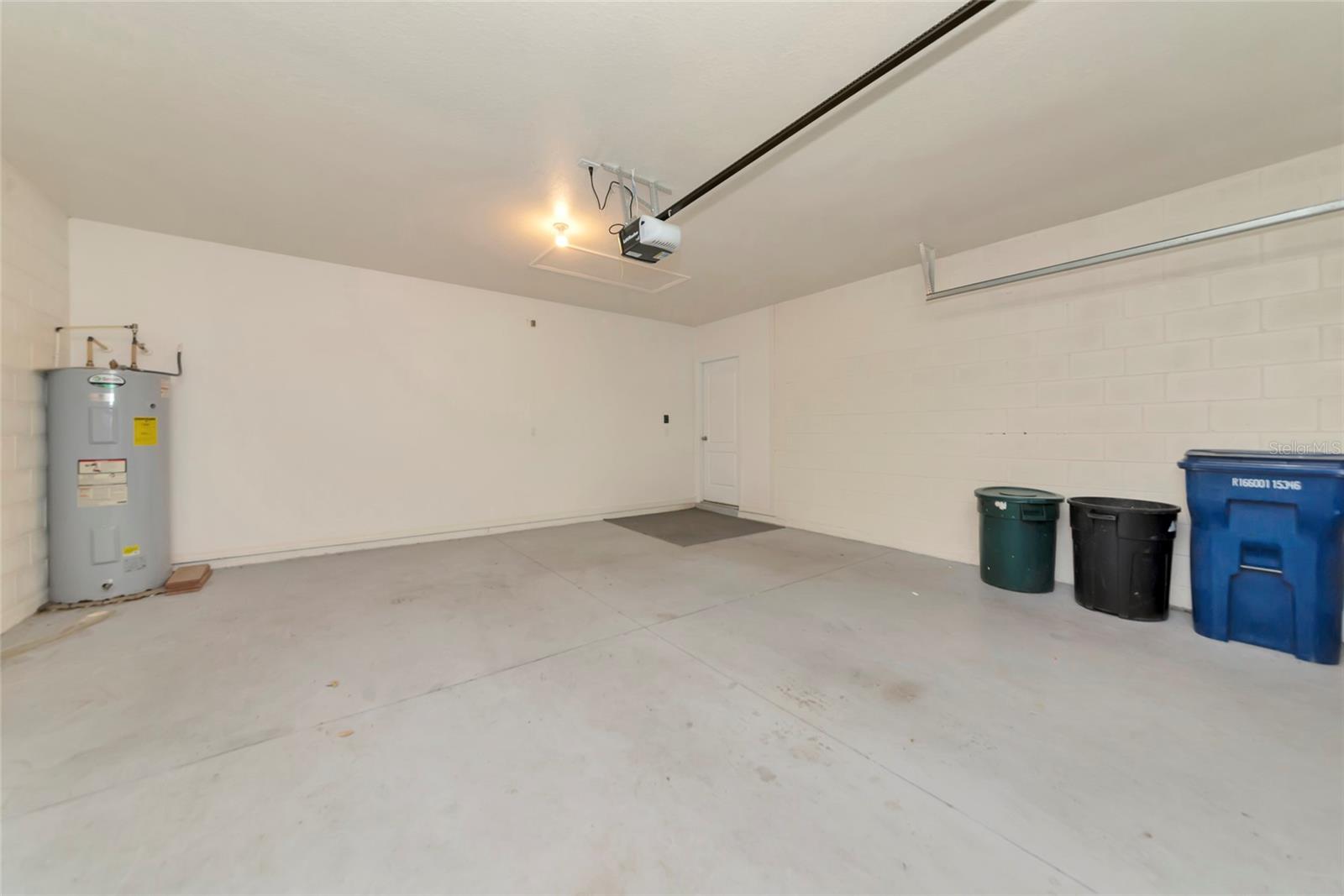 DEL TIERRA PH II - Residential Lease