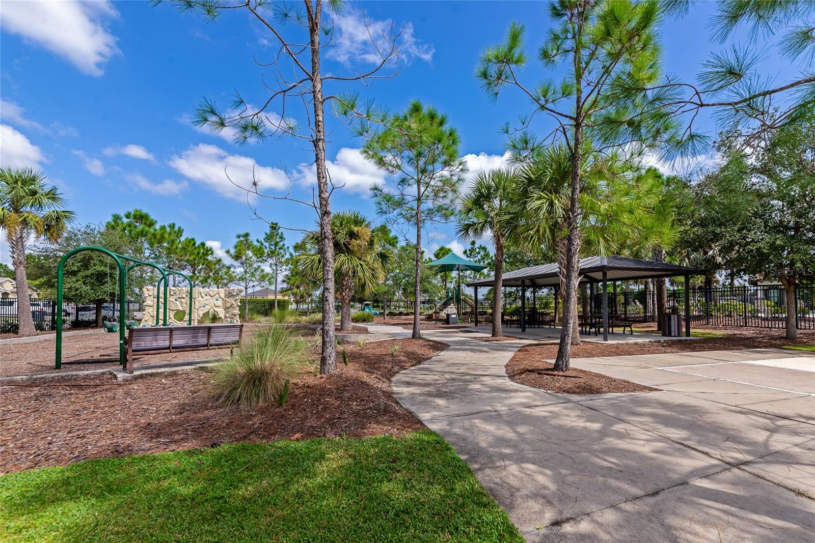 DEL TIERRA PH II - Residential Lease