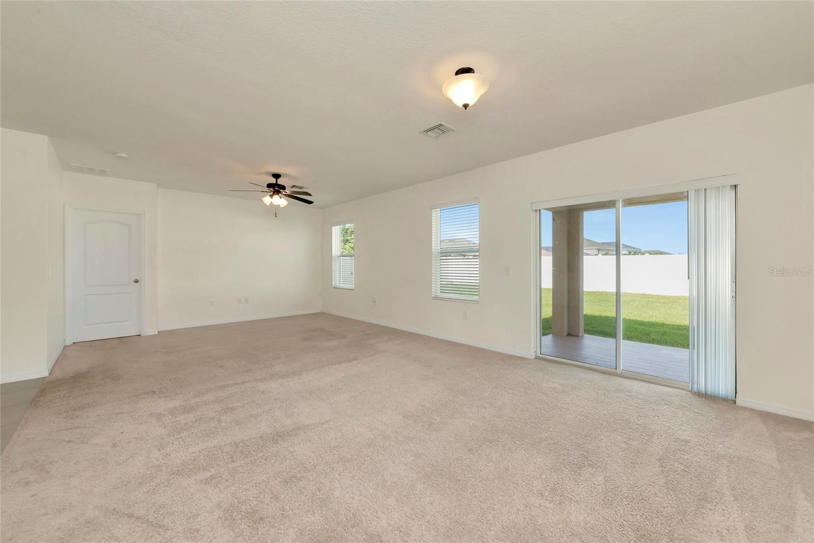 DEL TIERRA PH II - Residential Lease