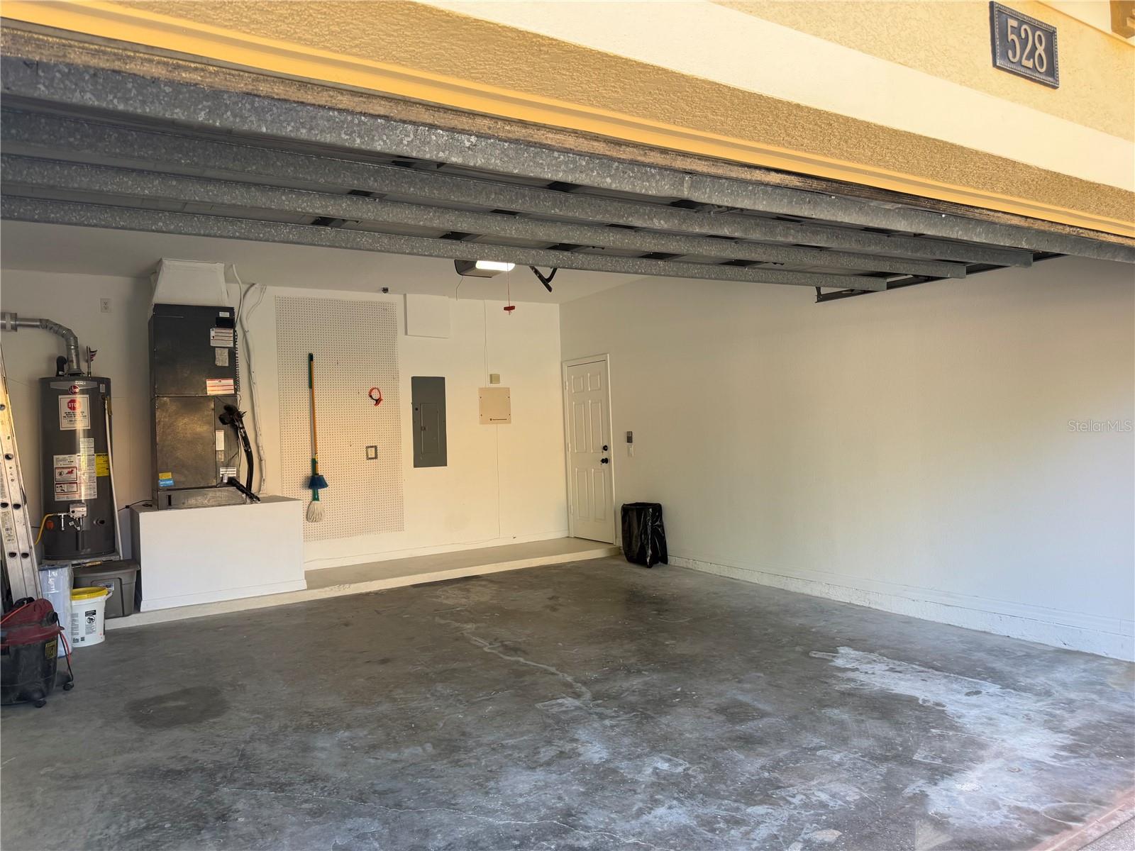 WATERSONG PH 01 - Residential