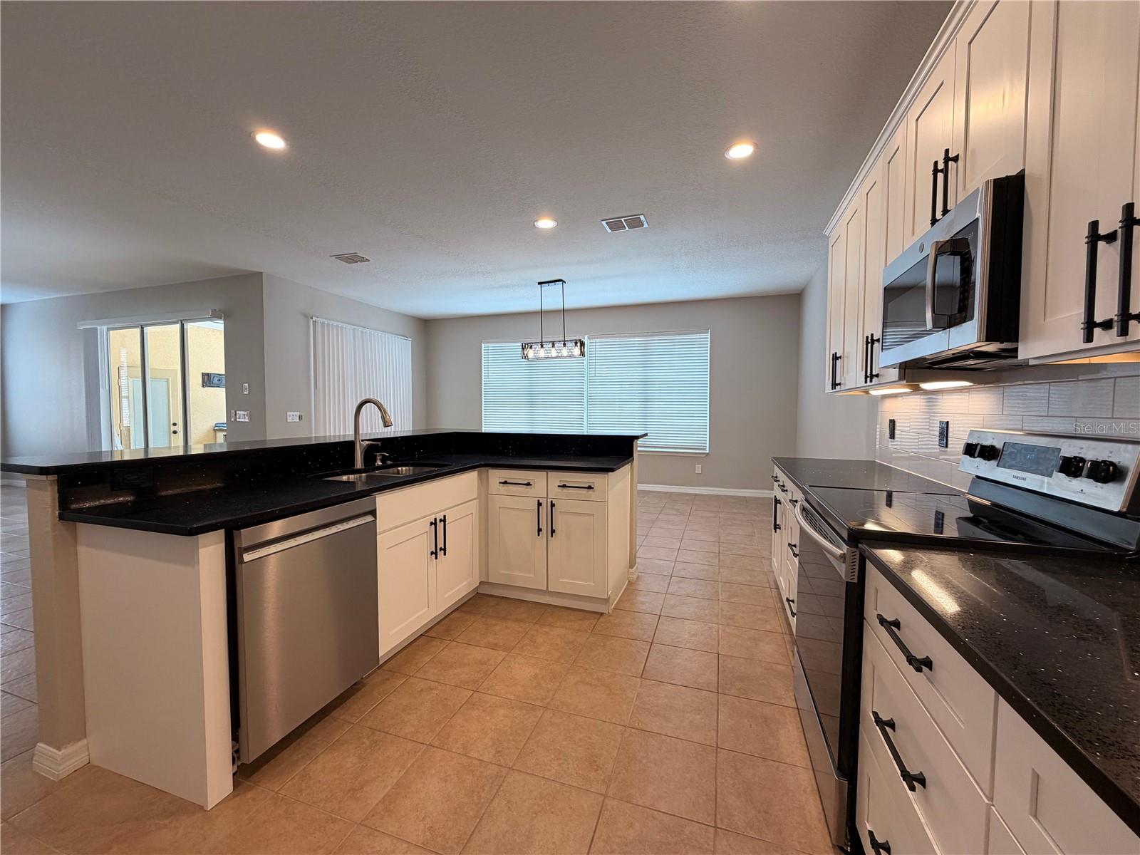 WATERSONG PH 01 - Residential