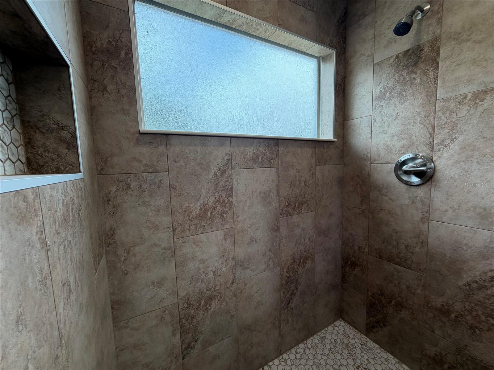 WATERSONG PH 01 - Residential