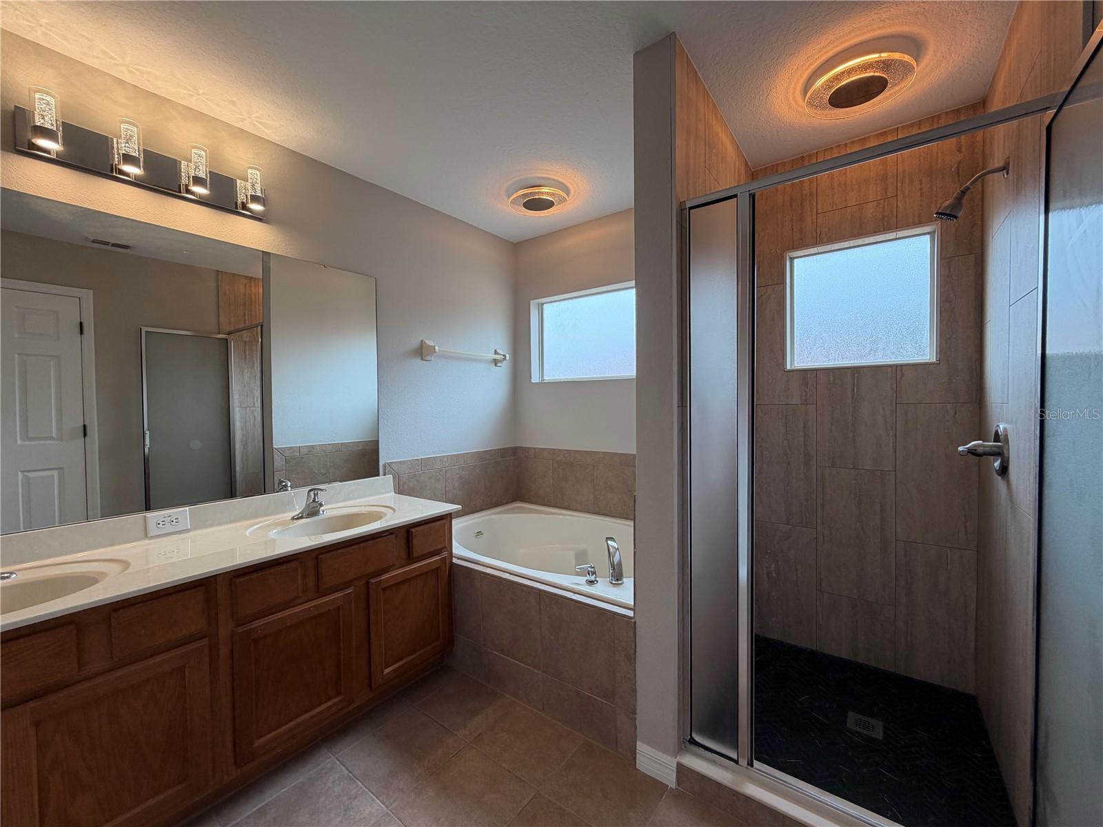 WATERSONG PH 01 - Residential