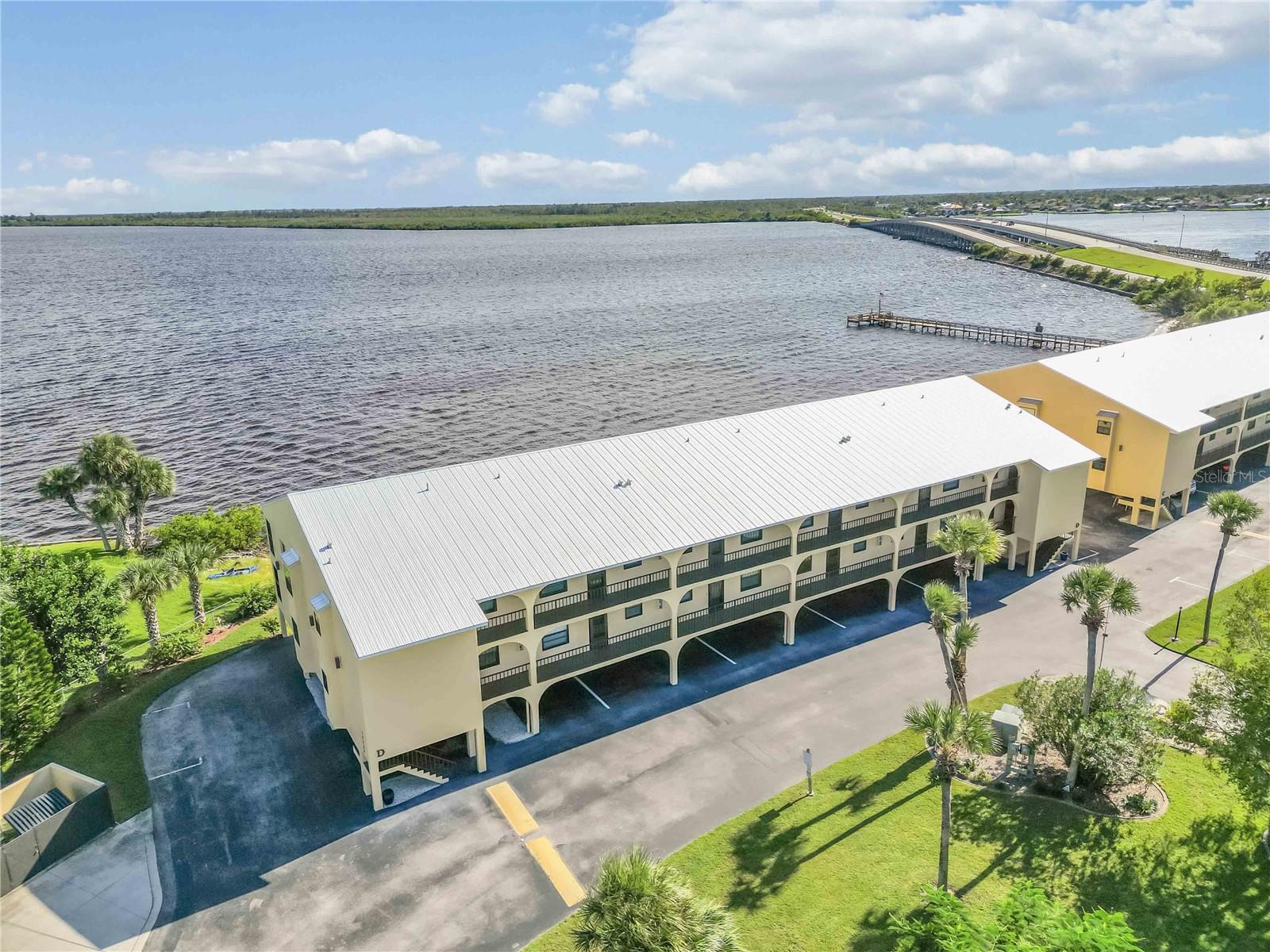 TARPON BAY PH 04 BLDG D - Residential