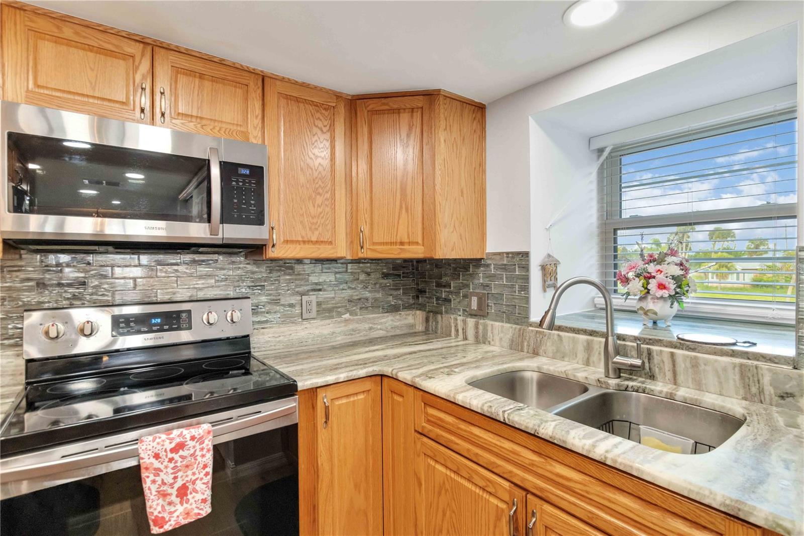 TARPON BAY PH 04 BLDG D - Residential