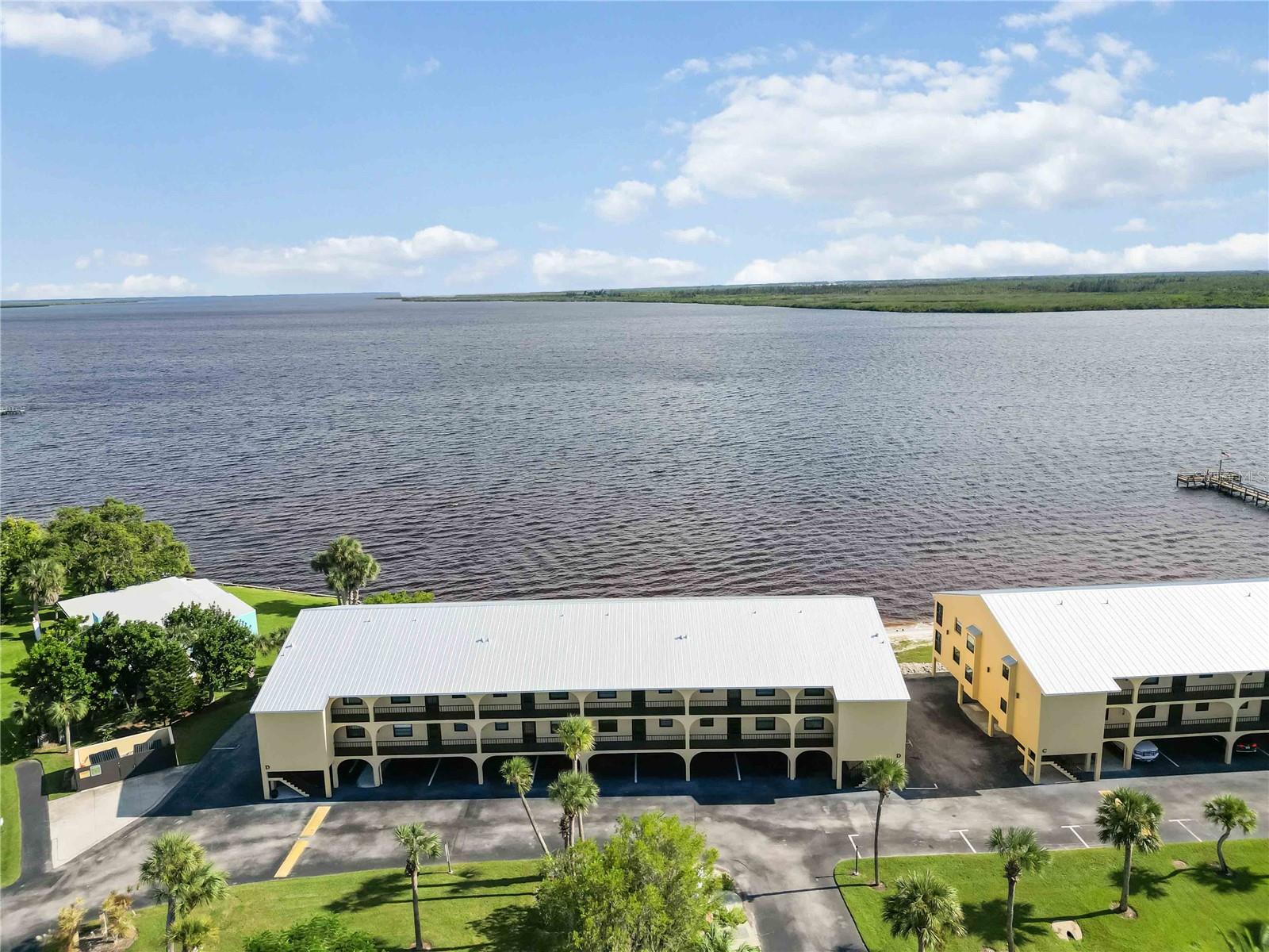 TARPON BAY PH 04 BLDG D - Residential
