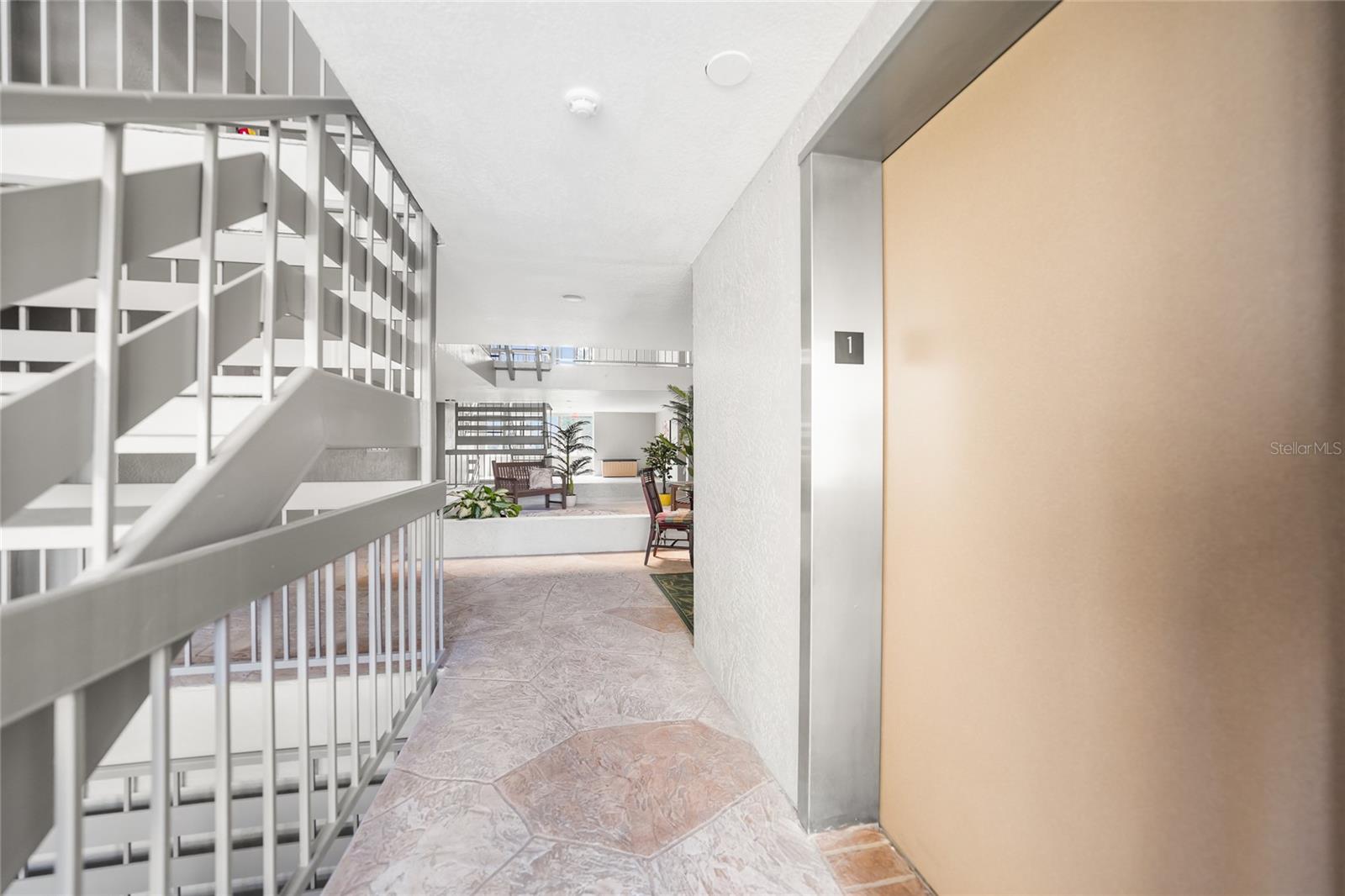 PARK BCH CLUB ASSOCIATION CONDO - Residential