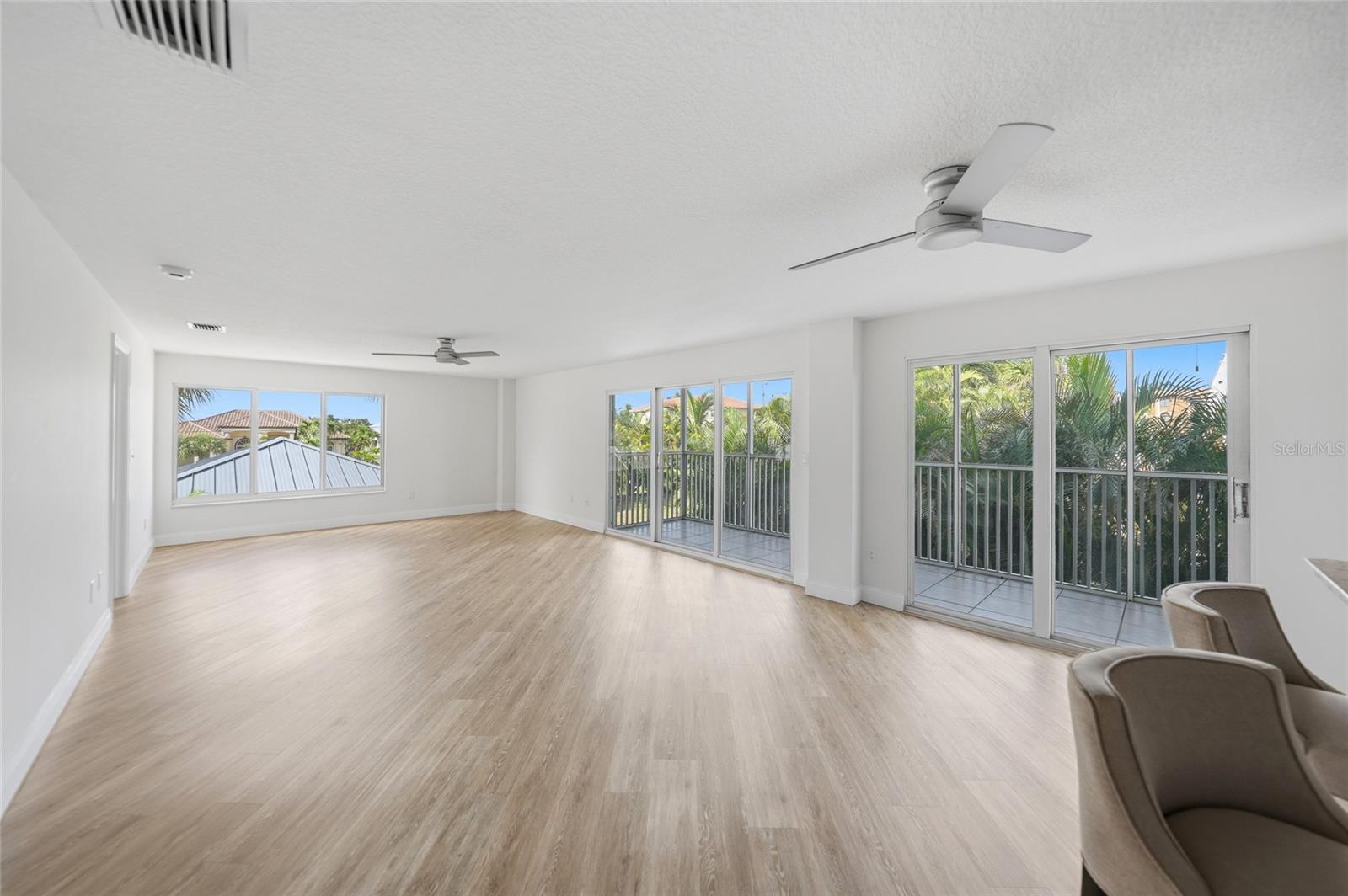 PARK BCH CLUB ASSOCIATION CONDO - Residential