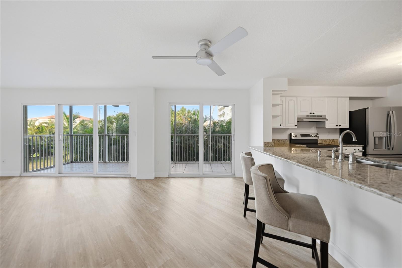 PARK BCH CLUB ASSOCIATION CONDO - Residential