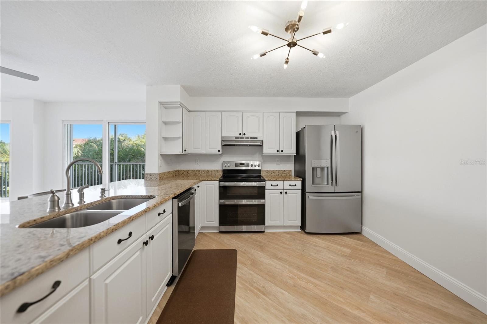 PARK BCH CLUB ASSOCIATION CONDO - Residential