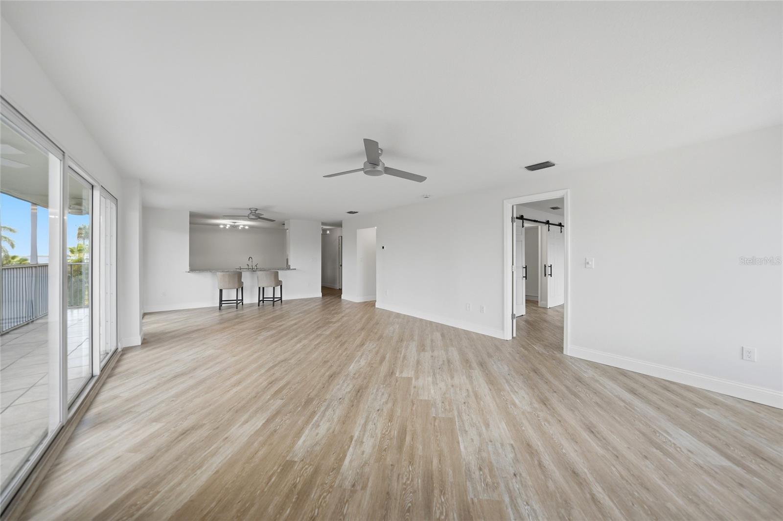 PARK BCH CLUB ASSOCIATION CONDO - Residential