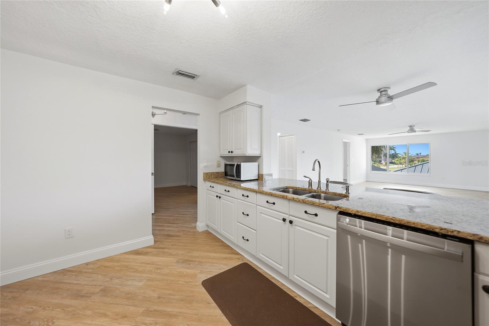 PARK BCH CLUB ASSOCIATION CONDO - Residential