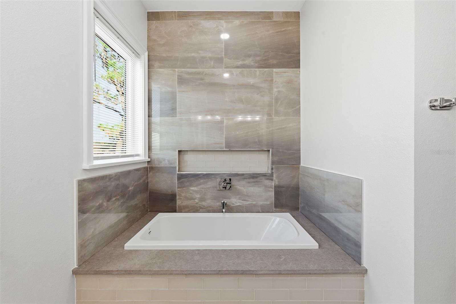 TYRONE - Residential