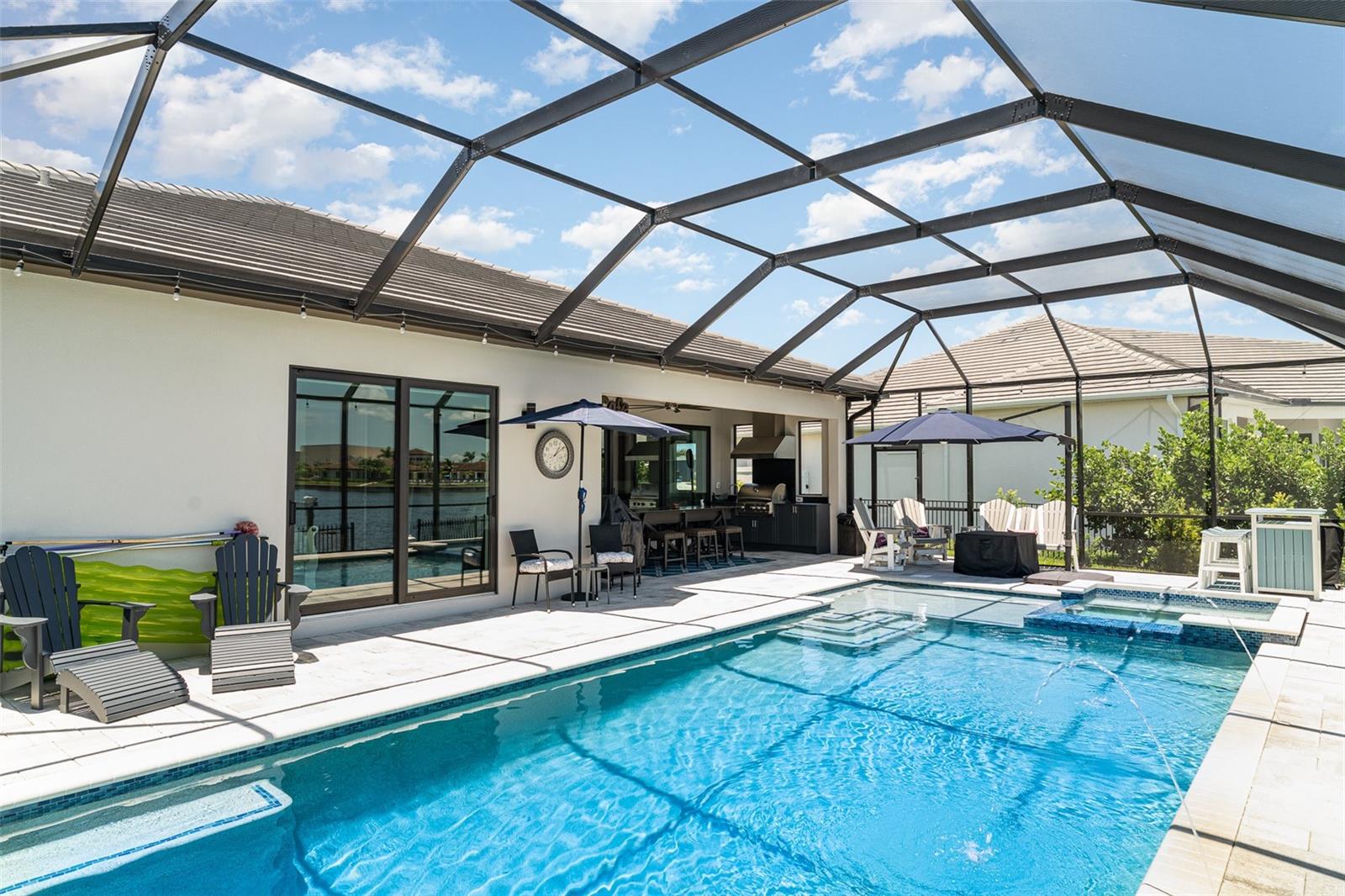 SANCTUARY COVE - Residential