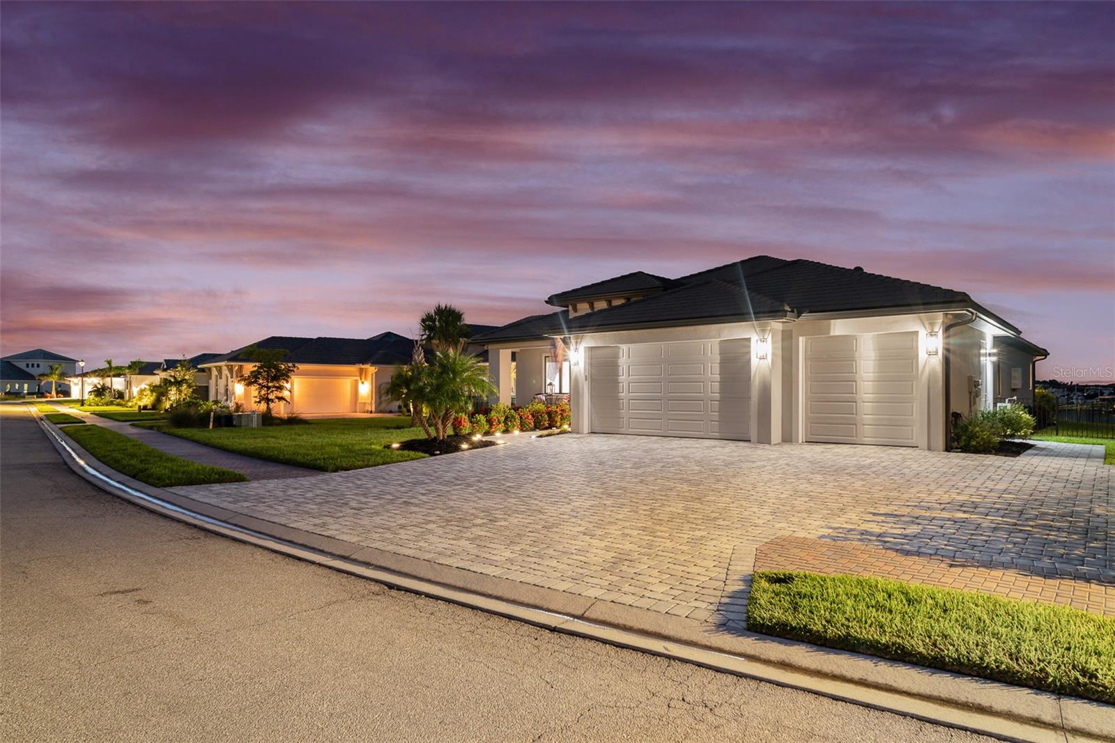 SANCTUARY COVE - Residential
