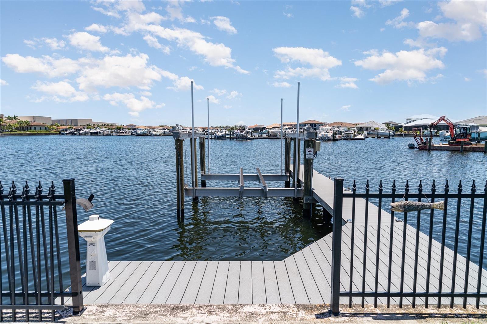 SANCTUARY COVE - Residential