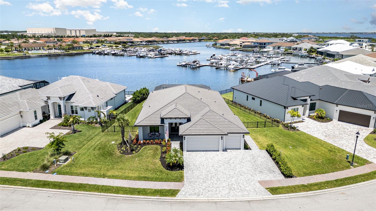 SANCTUARY COVE - Residential