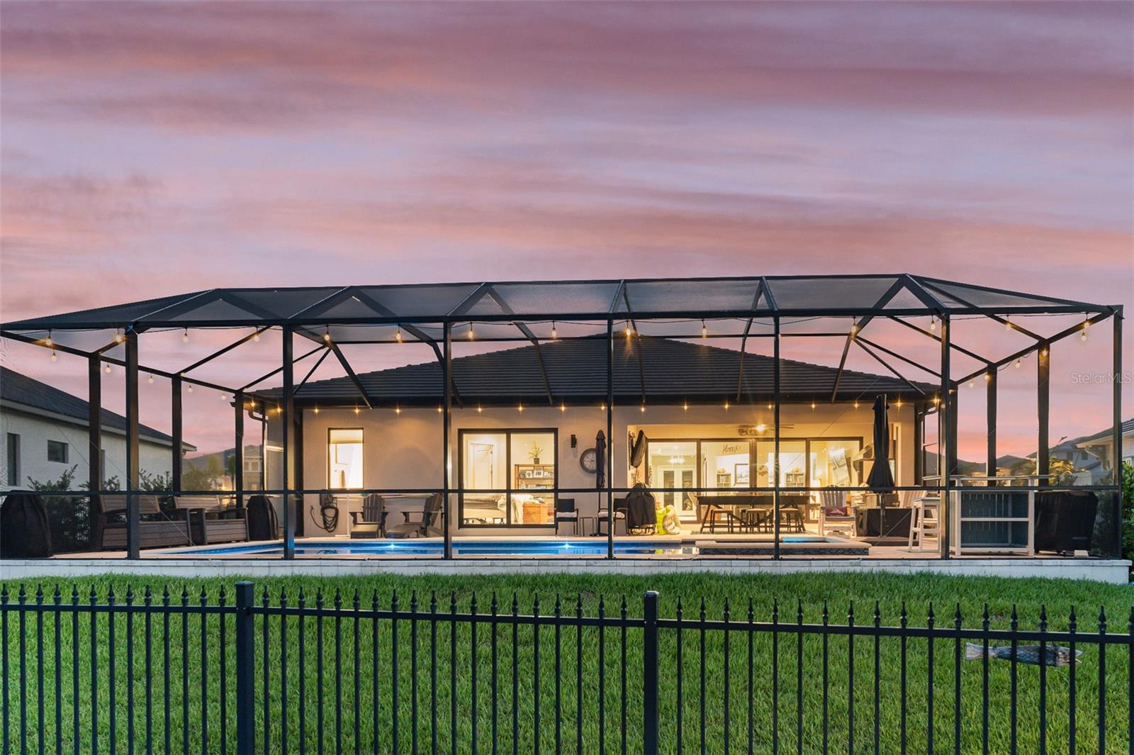SANCTUARY COVE - Residential