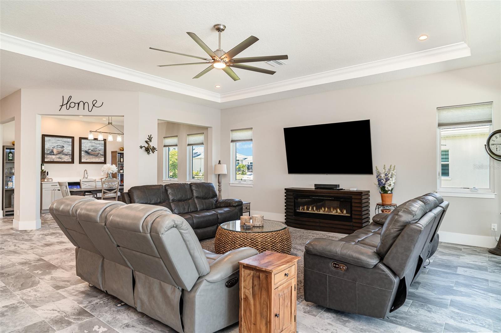 SANCTUARY COVE - Residential