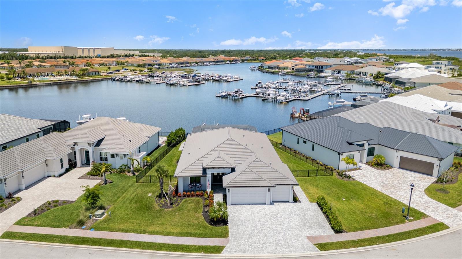SANCTUARY COVE - Residential