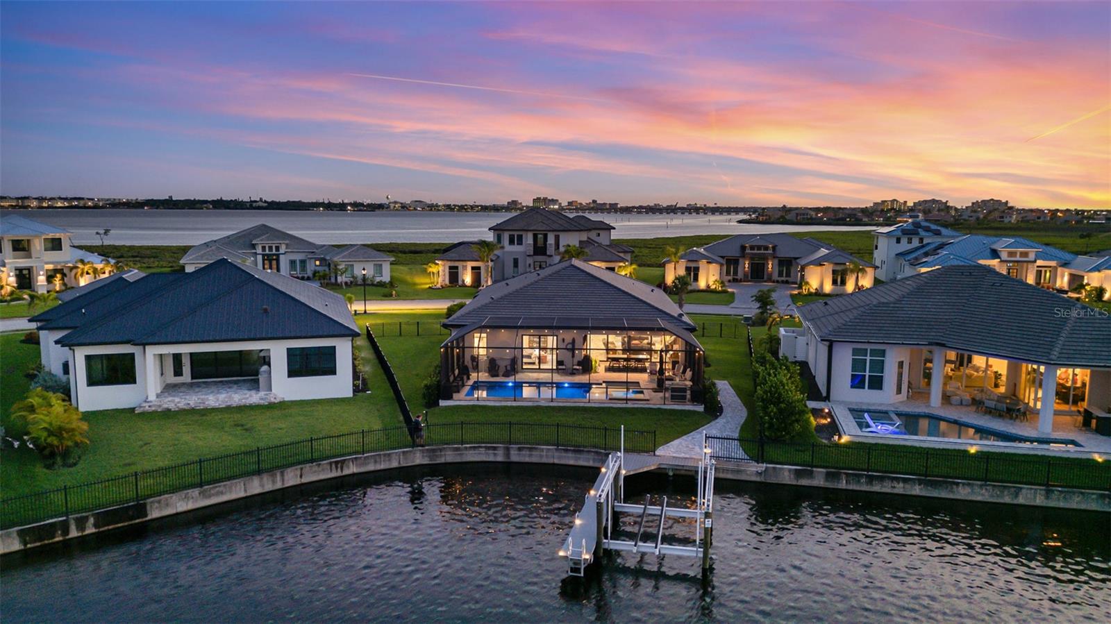 SANCTUARY COVE - Residential