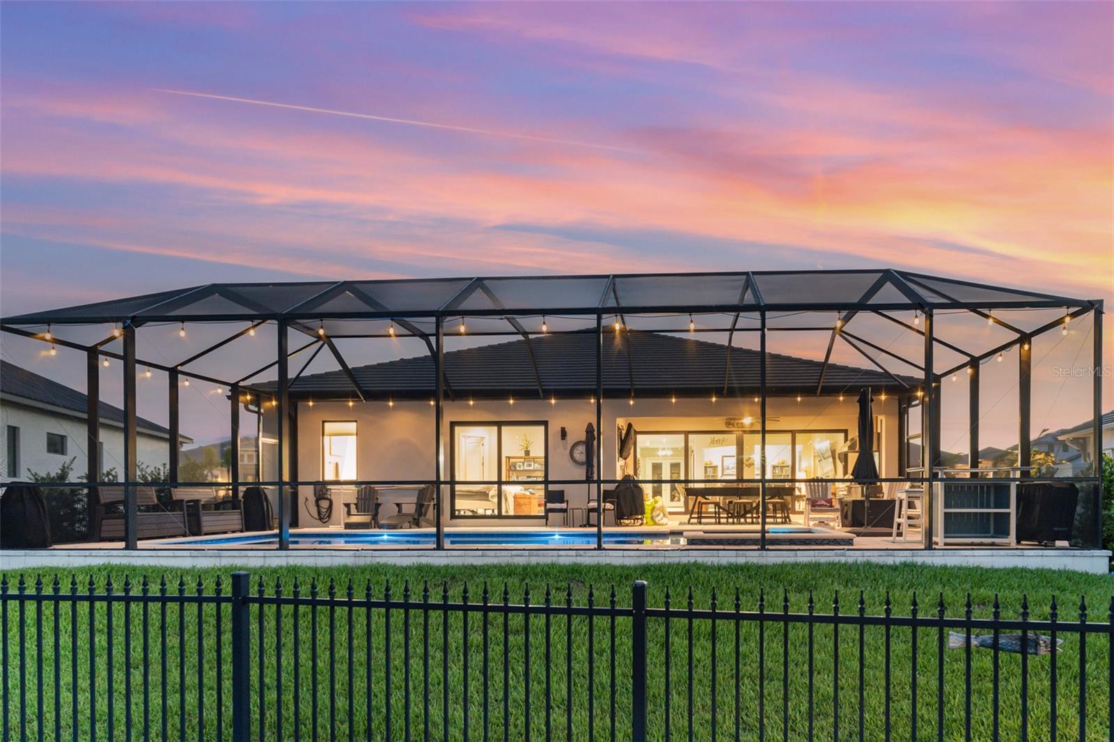 SANCTUARY COVE - Residential