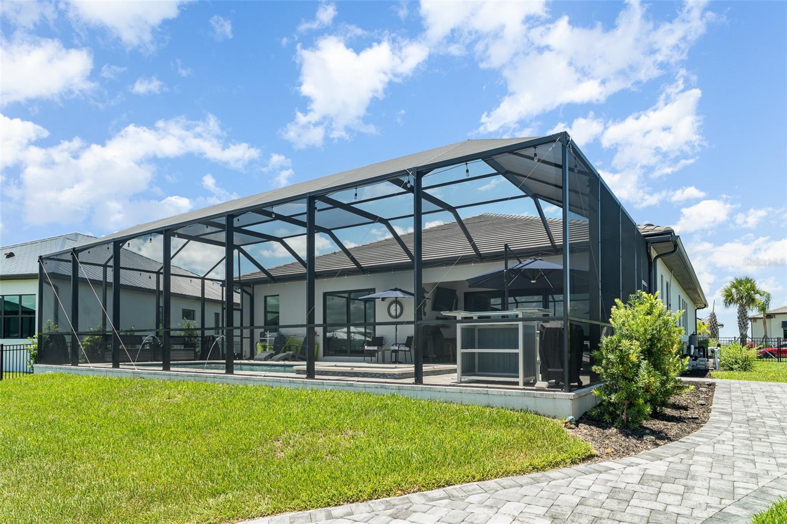 SANCTUARY COVE - Residential