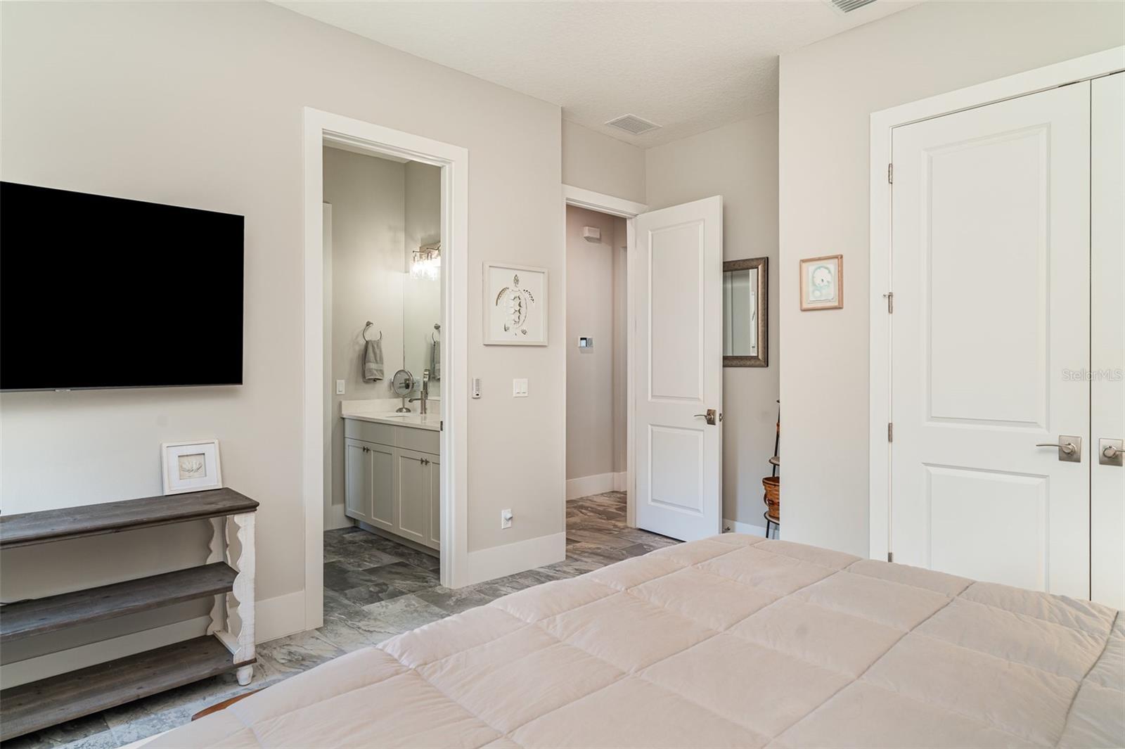 SANCTUARY COVE - Residential