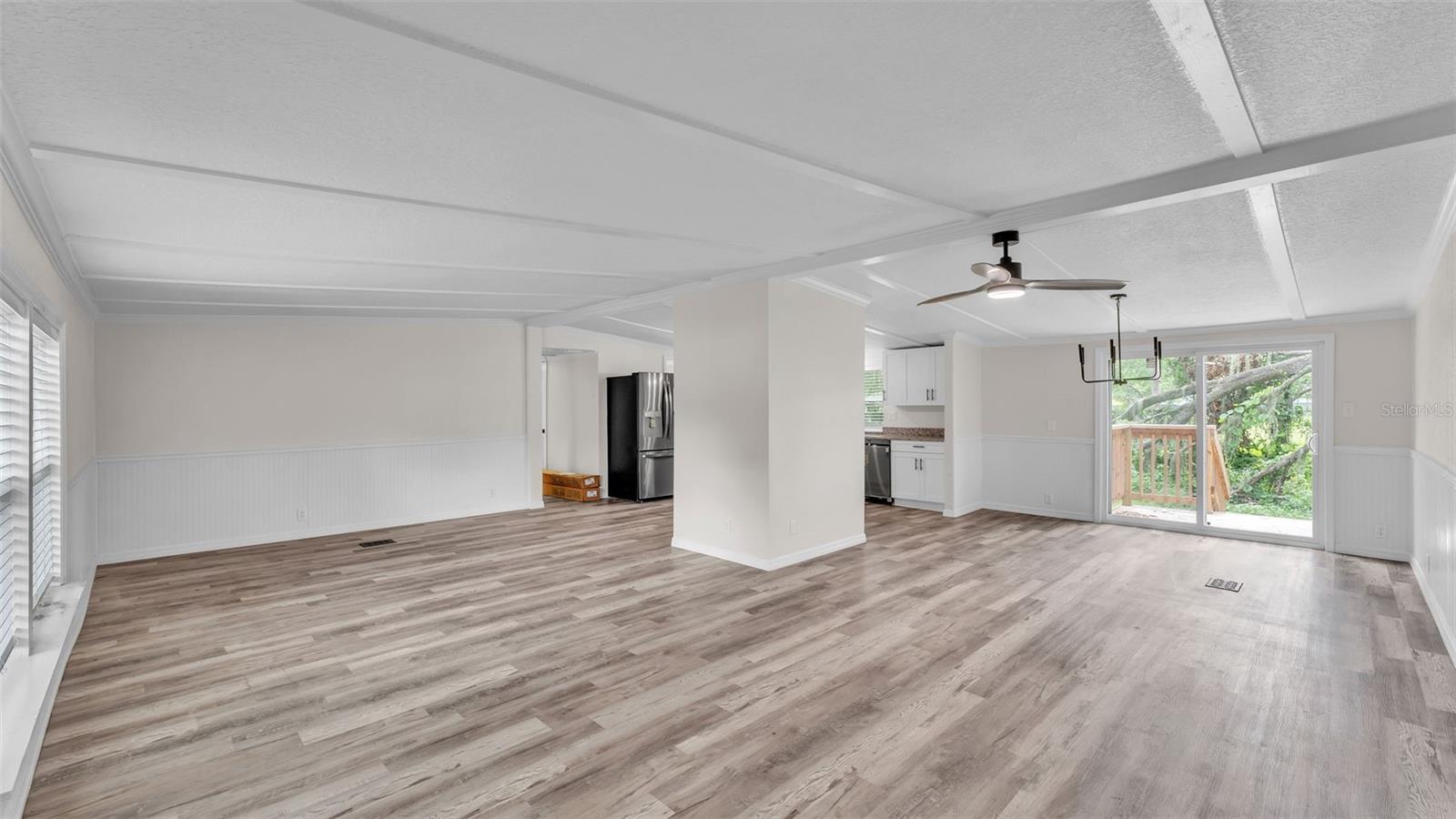 3548 SHADY BROOKE DRIVE W