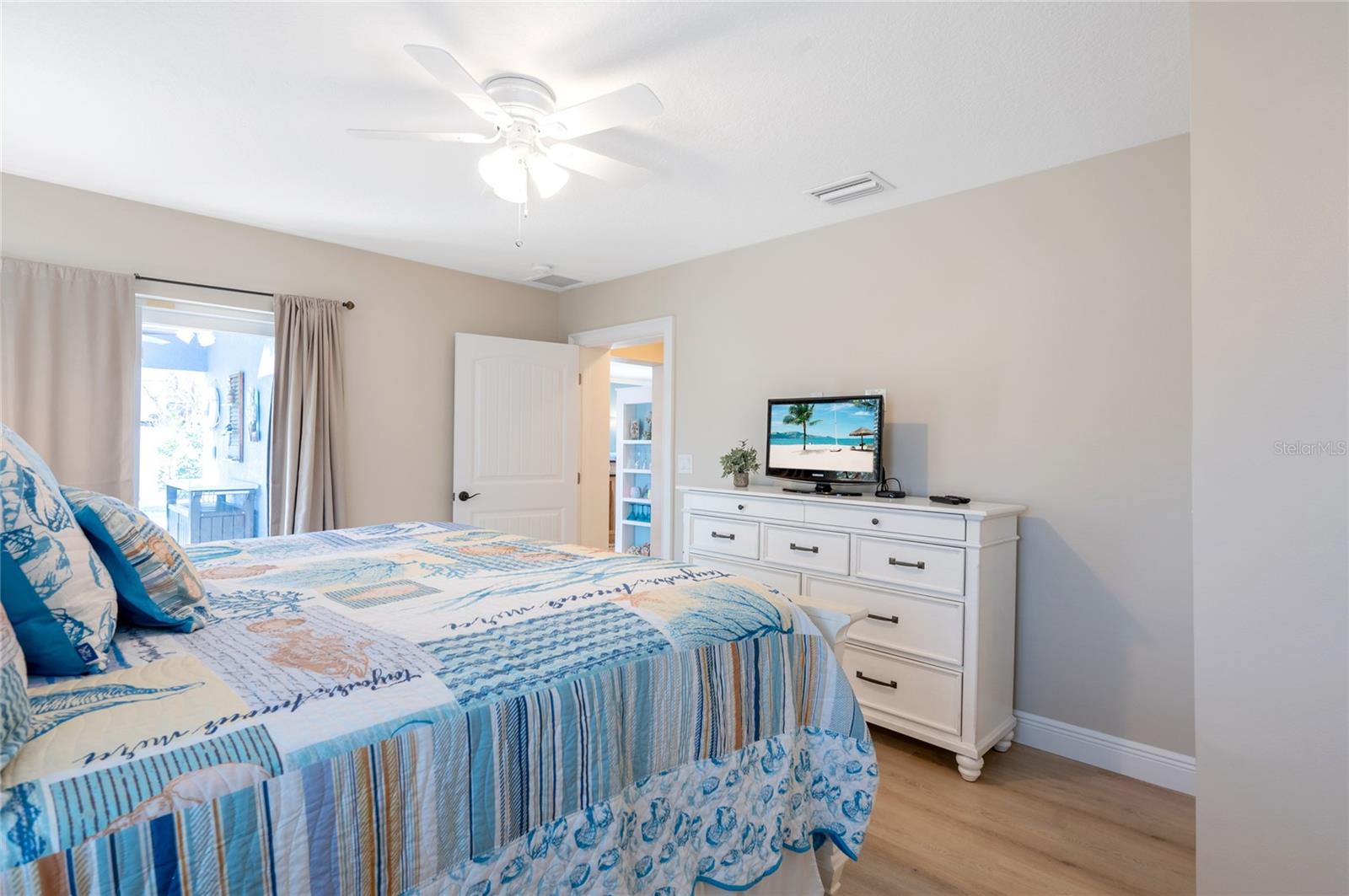 BAY PALMS - Residential