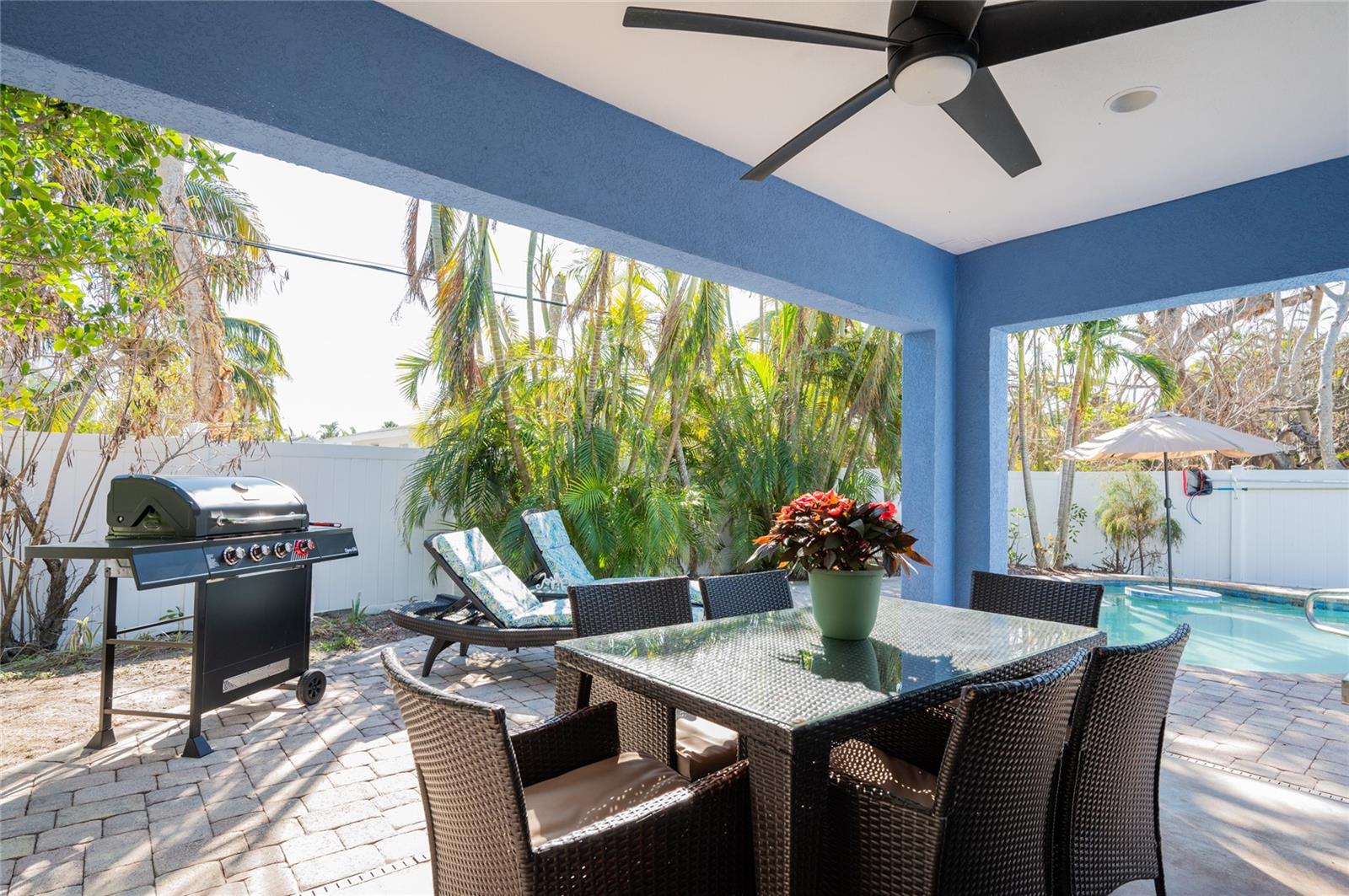 BAY PALMS - Residential