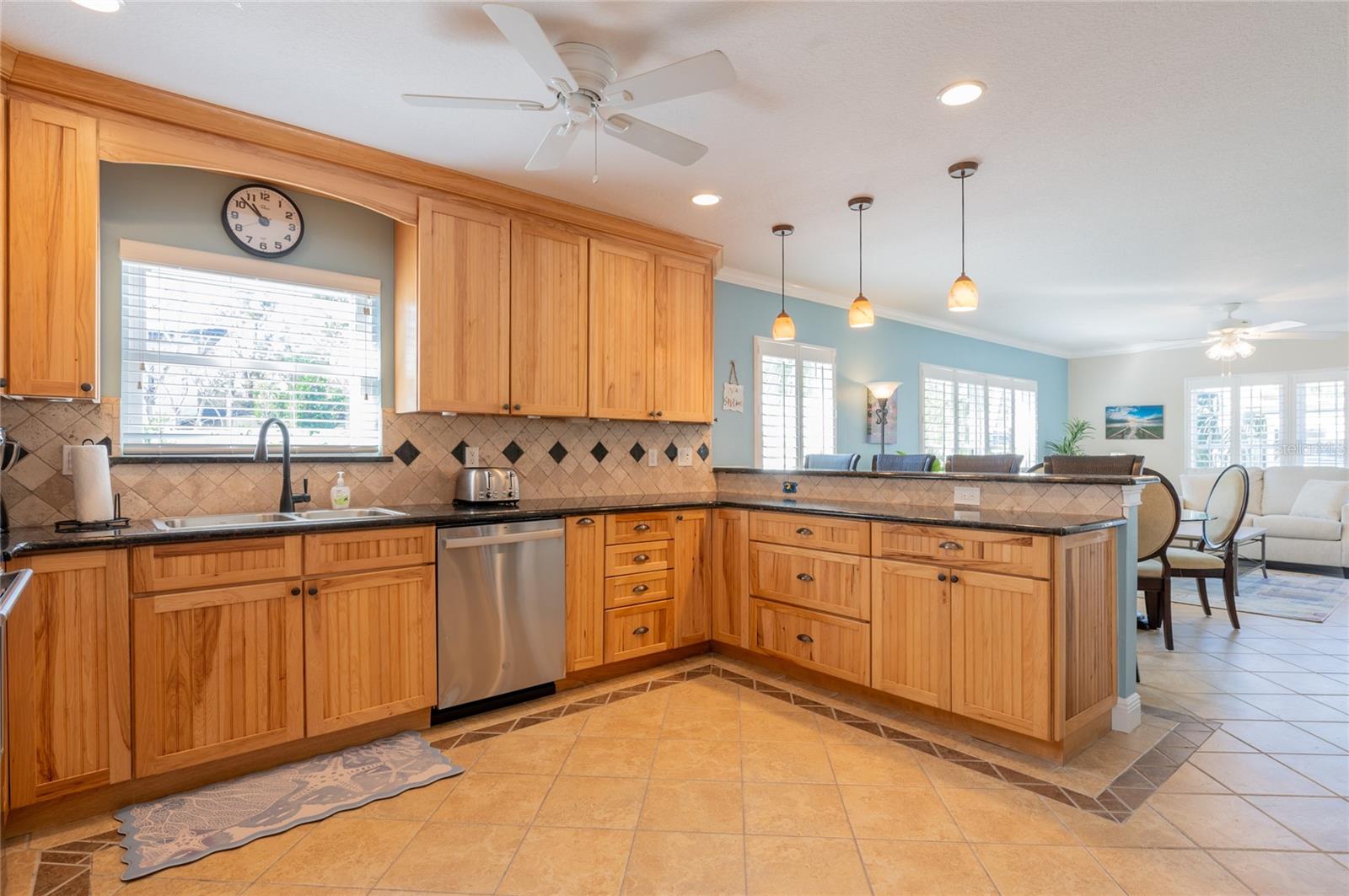 BAY PALMS - Residential