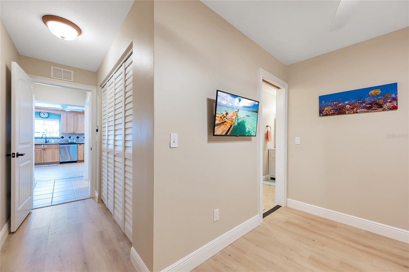 BAY PALMS - Residential