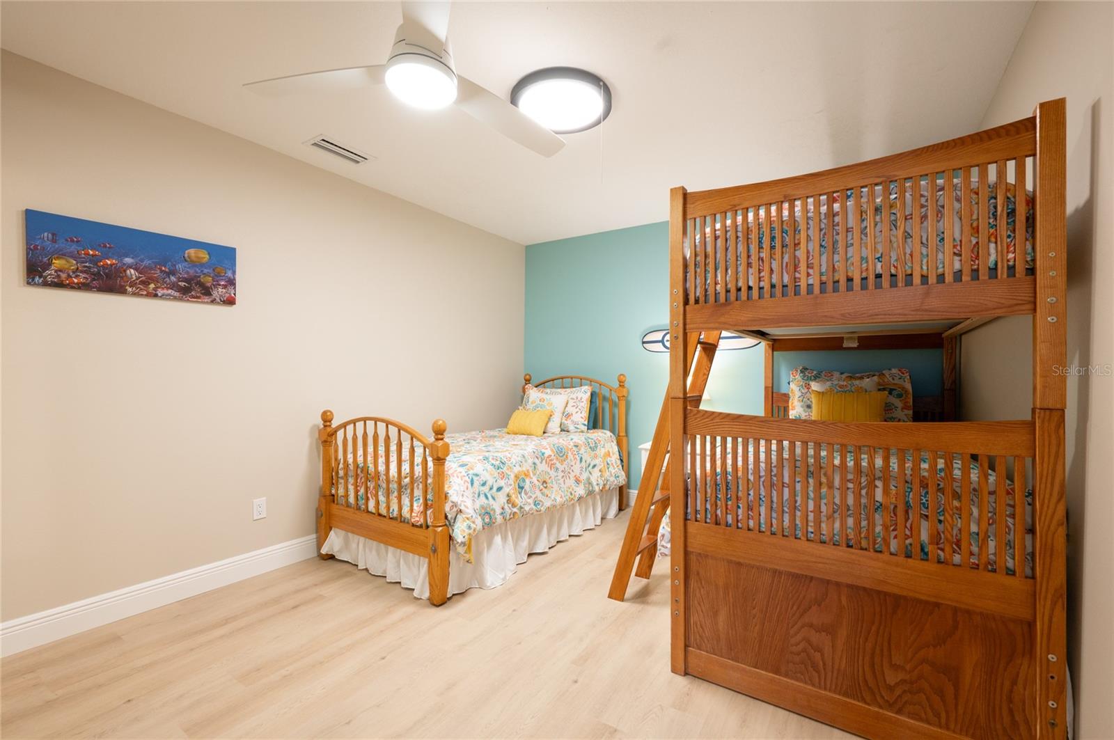 BAY PALMS - Residential