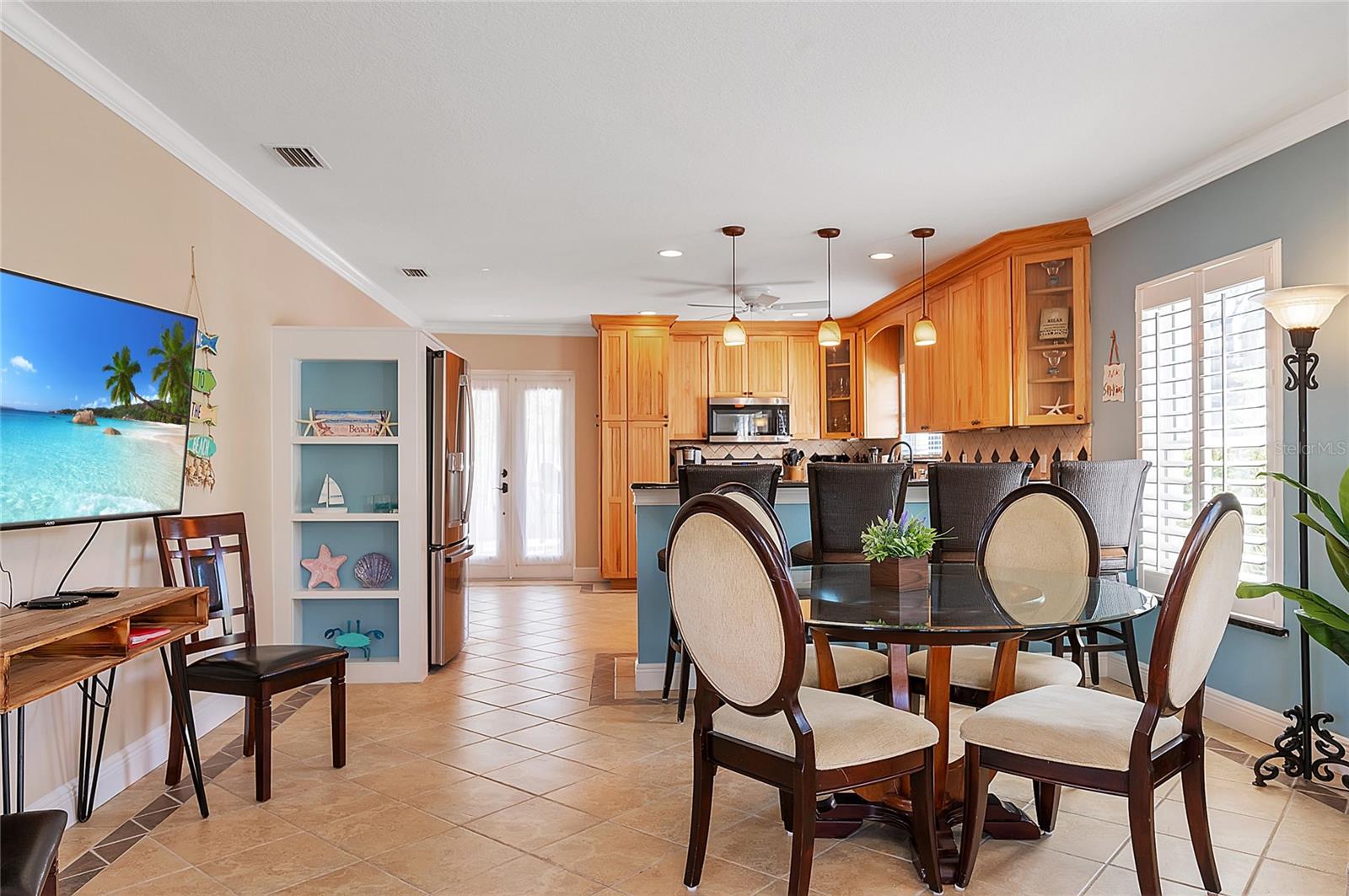 BAY PALMS - Residential