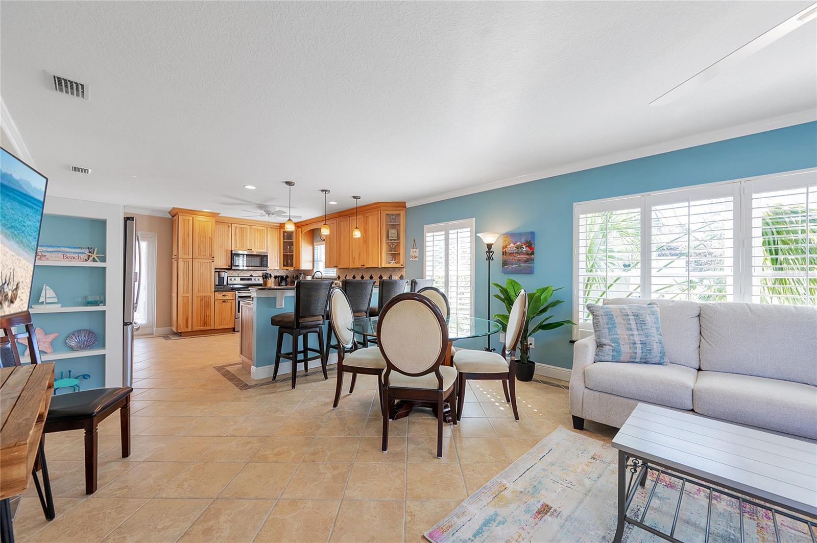 BAY PALMS - Residential